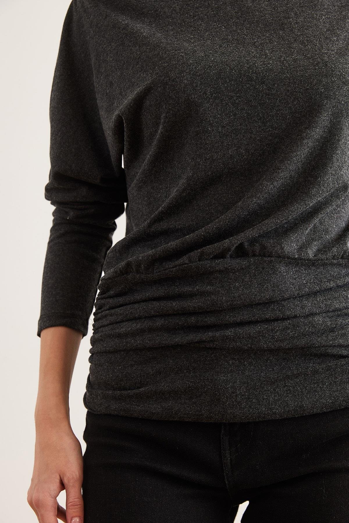 Altı Drape Detaylı Yün Viskon Bluz Siyah