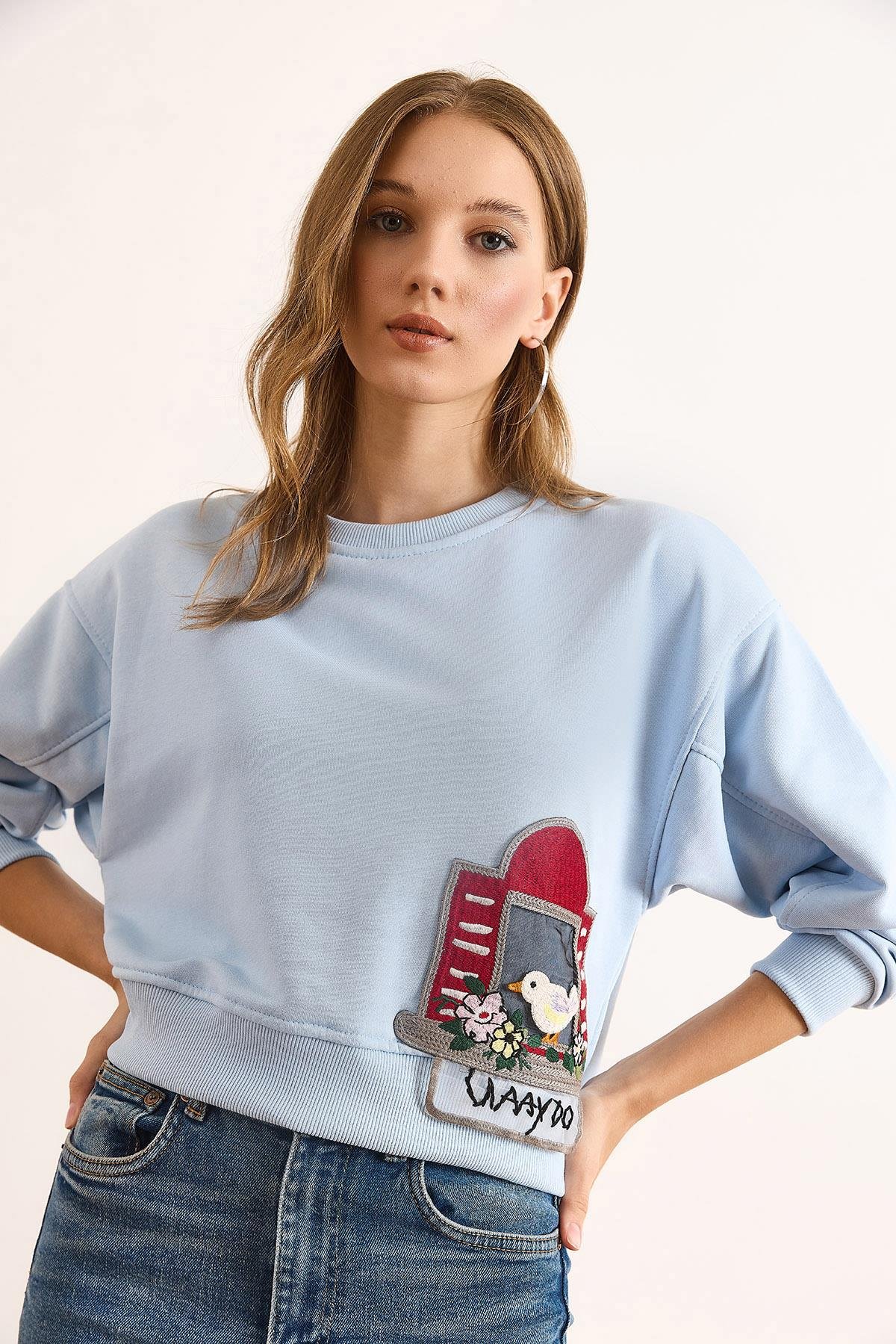 Aplike Detaylı Şardonsuz Kalın Crop Sweatshirt Bebe Mavi