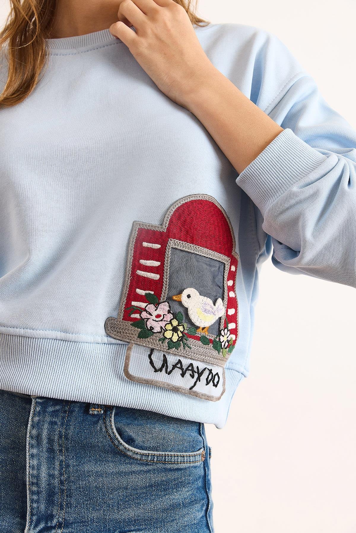 Aplike Detaylı Şardonsuz Kalın Crop Sweatshirt Bebe Mavi