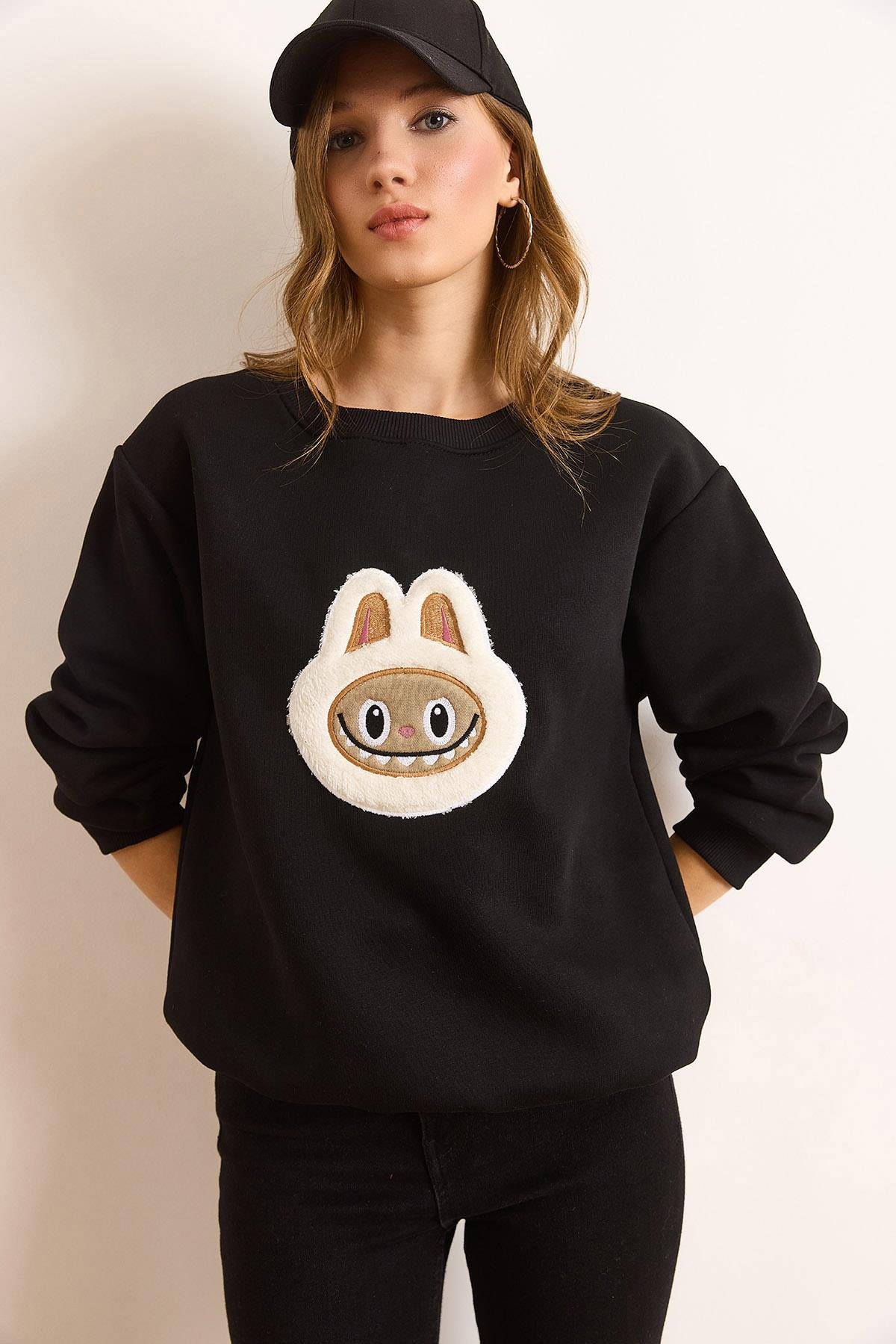 Aplikeli Şardonlu Basic Sweatshirt Siyah