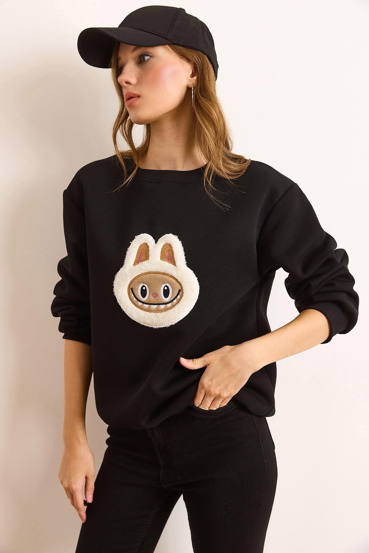 Aplikeli Şardonlu Basic Sweatshirt Siyah