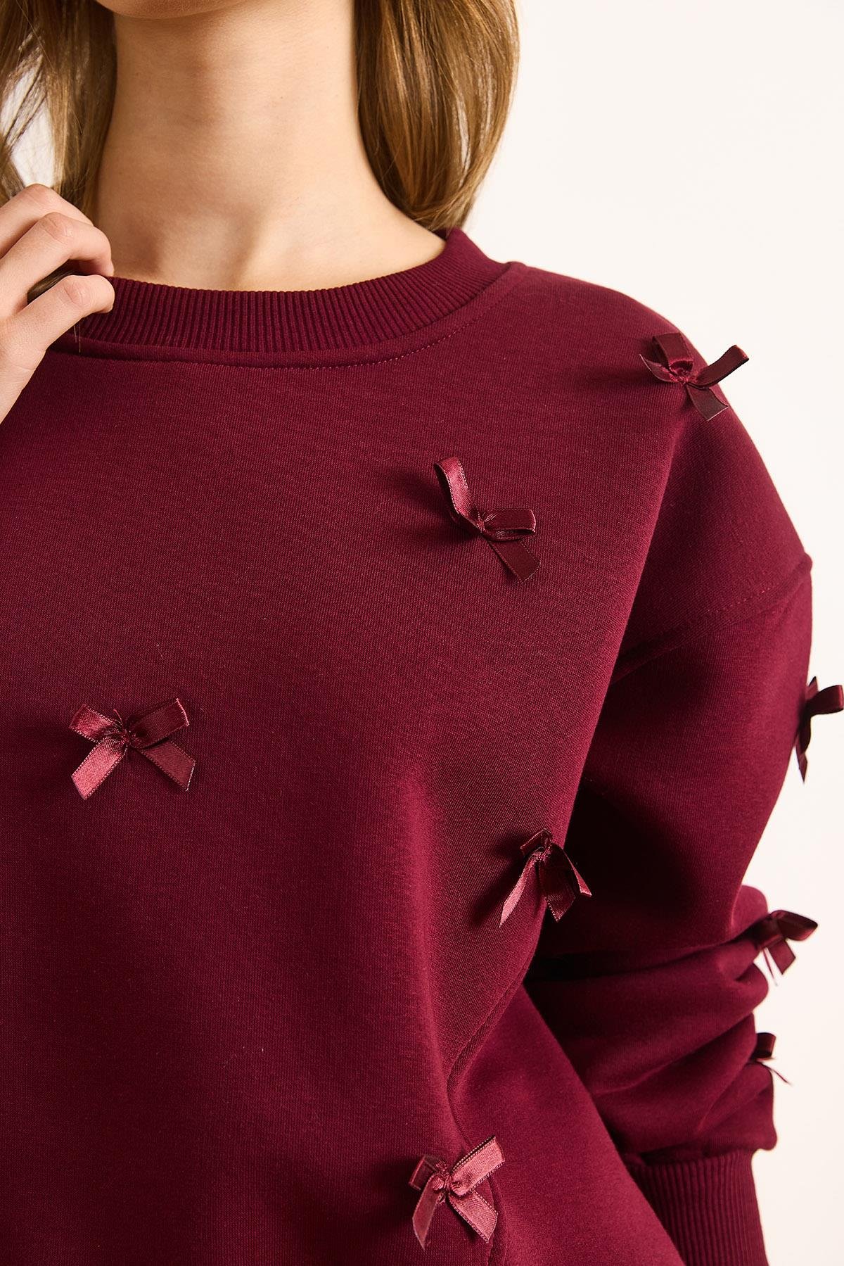 Asimetrik Dikiş Detaylı Fiyonk Şardonlu Sweatshirt Bordo