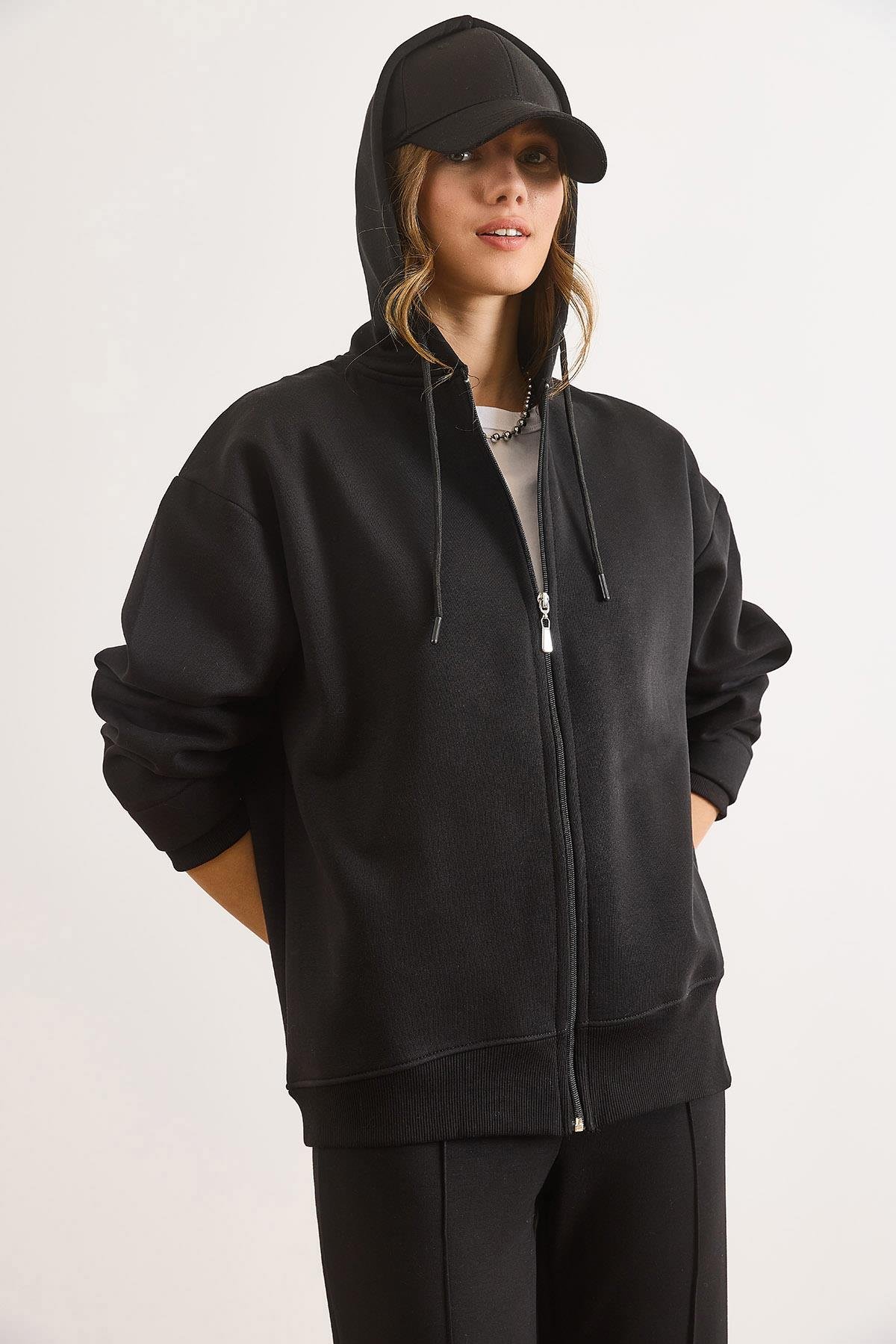 Asimetrik Ribanalı Manşet Detaylı Oversize Sweatshirt Siyah