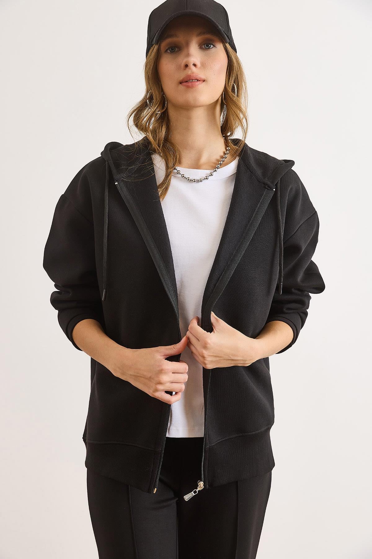 Asimetrik Ribanalı Manşet Detaylı Oversize Sweatshirt Siyah