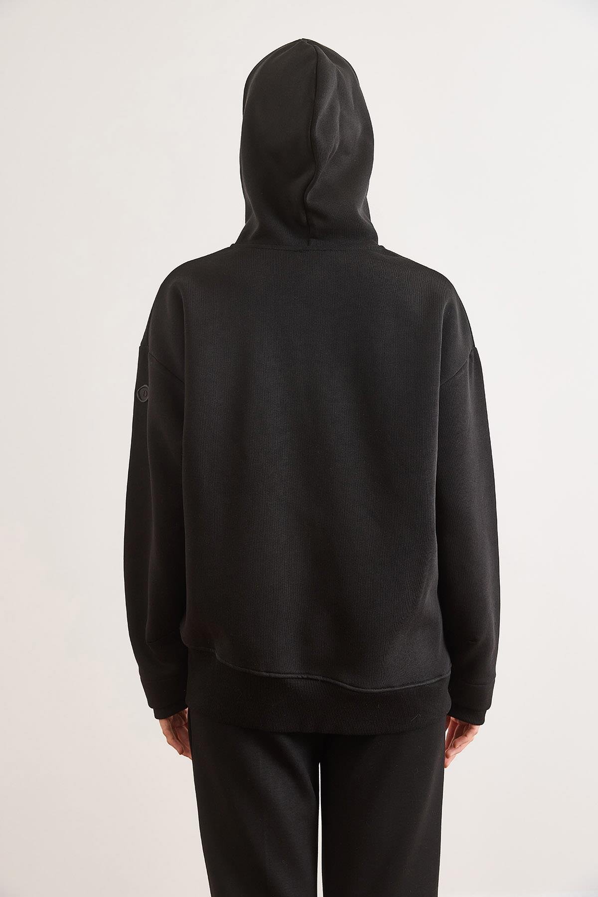Asimetrik Ribanalı Manşet Detaylı Oversize Sweatshirt Siyah