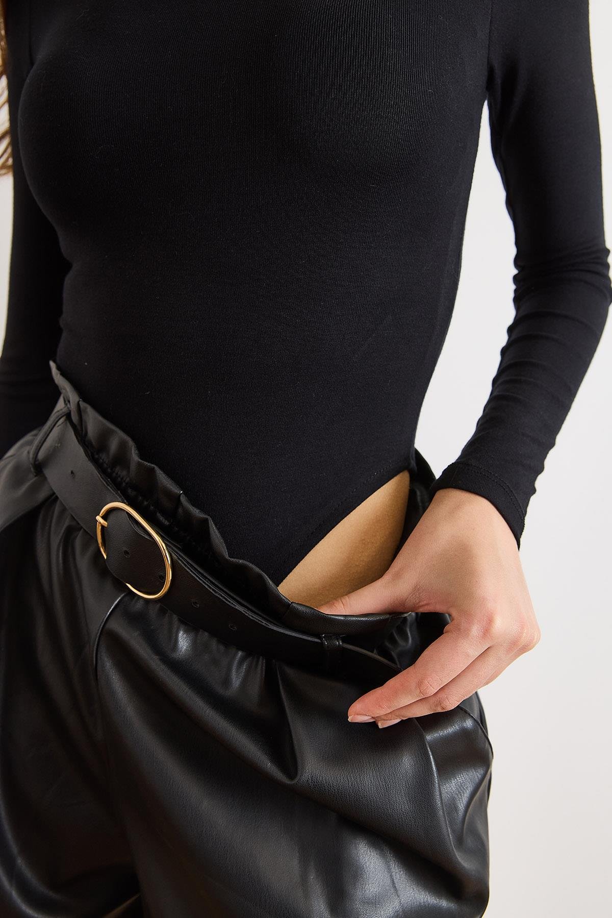 Asimetrik Yaka Çok Yumuşak Dokulu Esnek Bodysuit Siyah