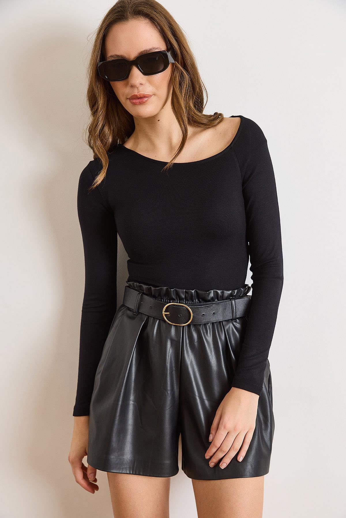 Asimetrik Yaka Çok Yumuşak Dokulu Esnek Bodysuit Siyah