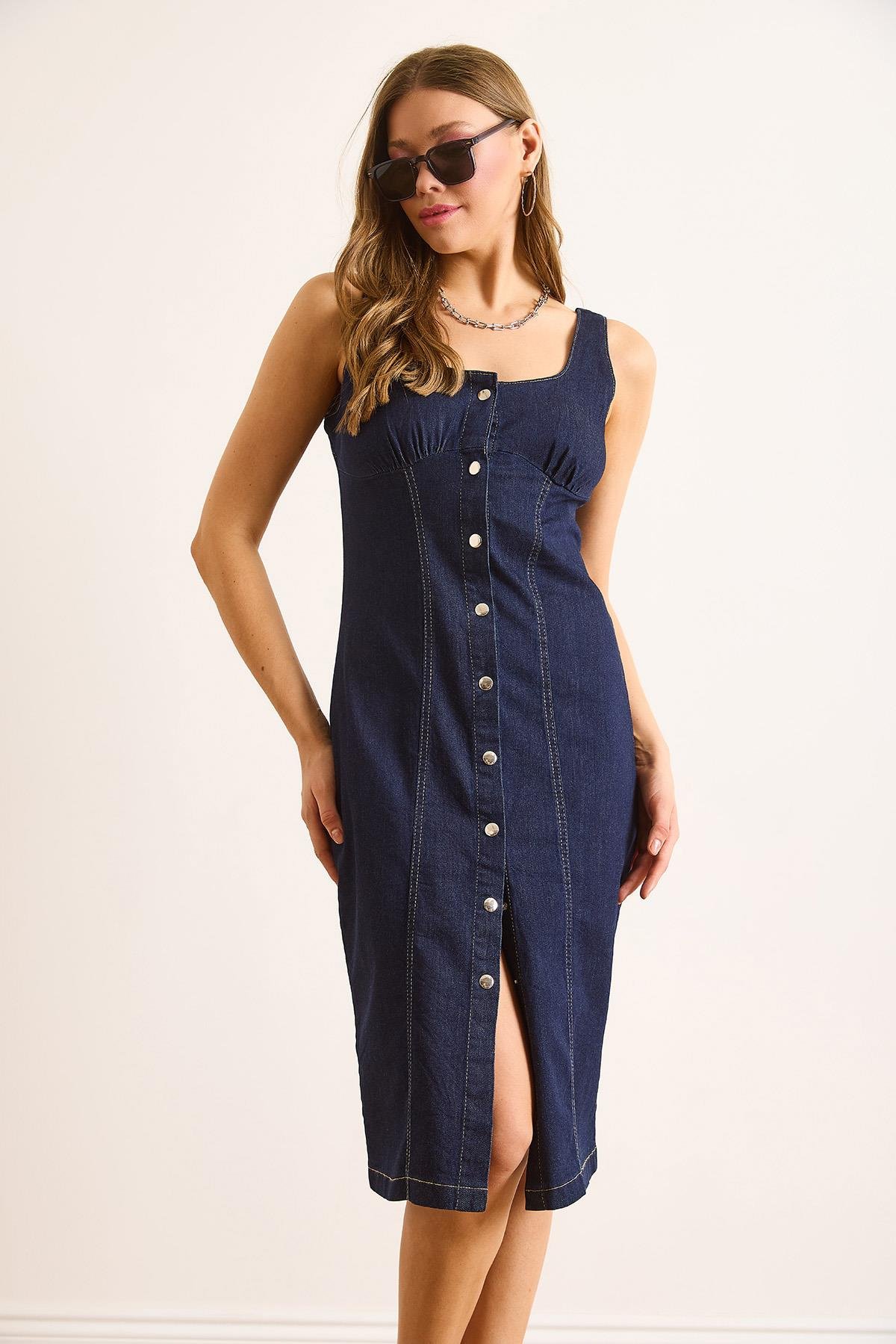 Askılı Çıtçıtlı Likralı Midi Denim Elbise Lacivert