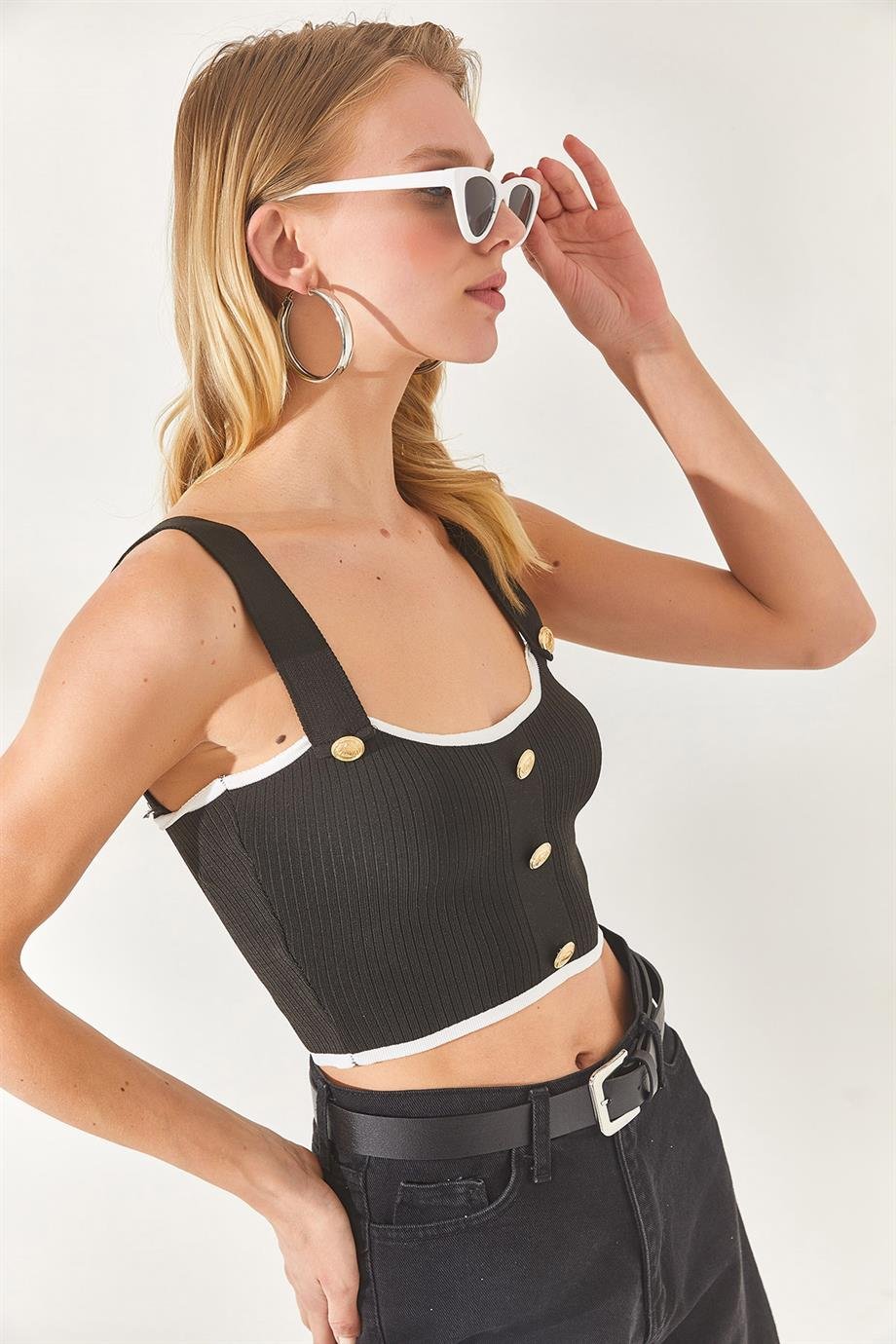 Askılı Düğme Detaylı Crop Triko Bluz Siyah