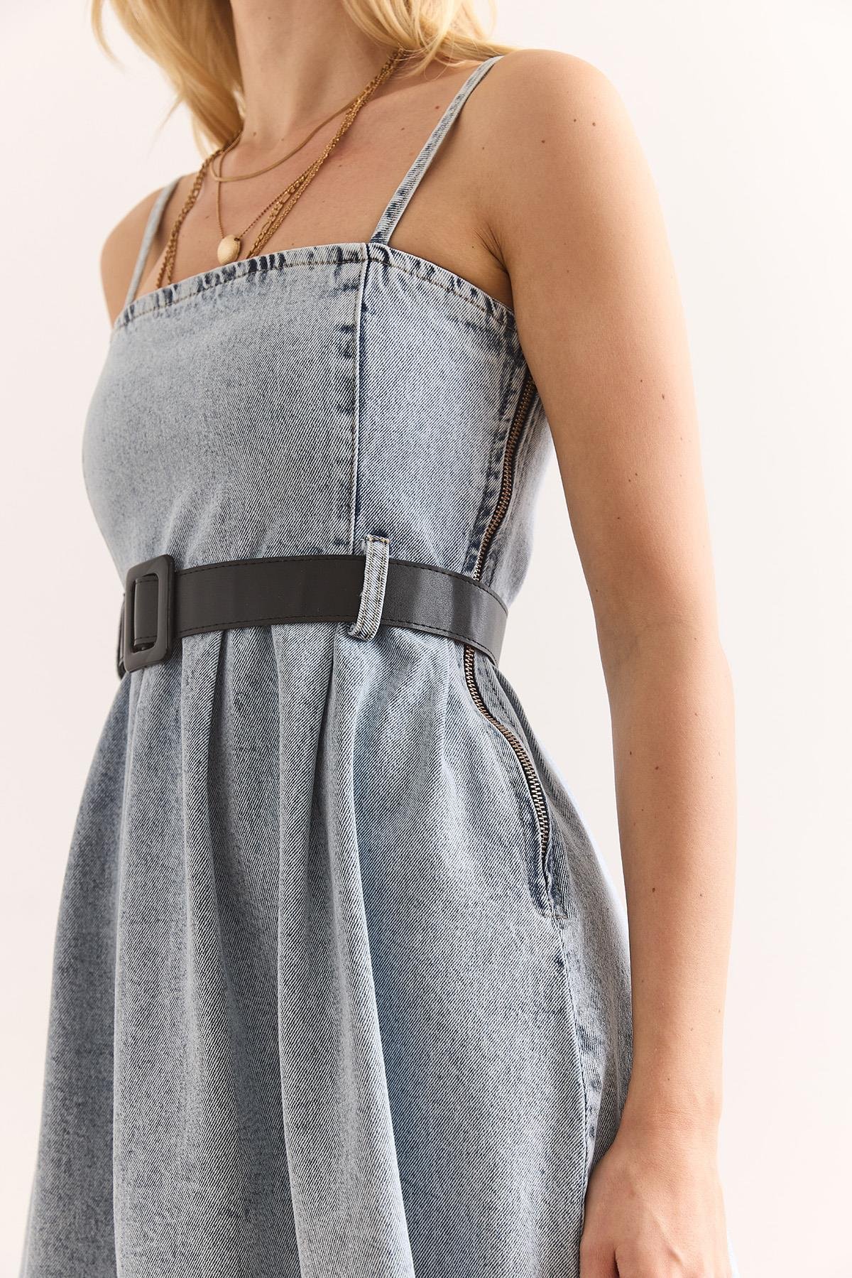 Askılı Kemerli Midi Kloş Denim Elbise Mavi