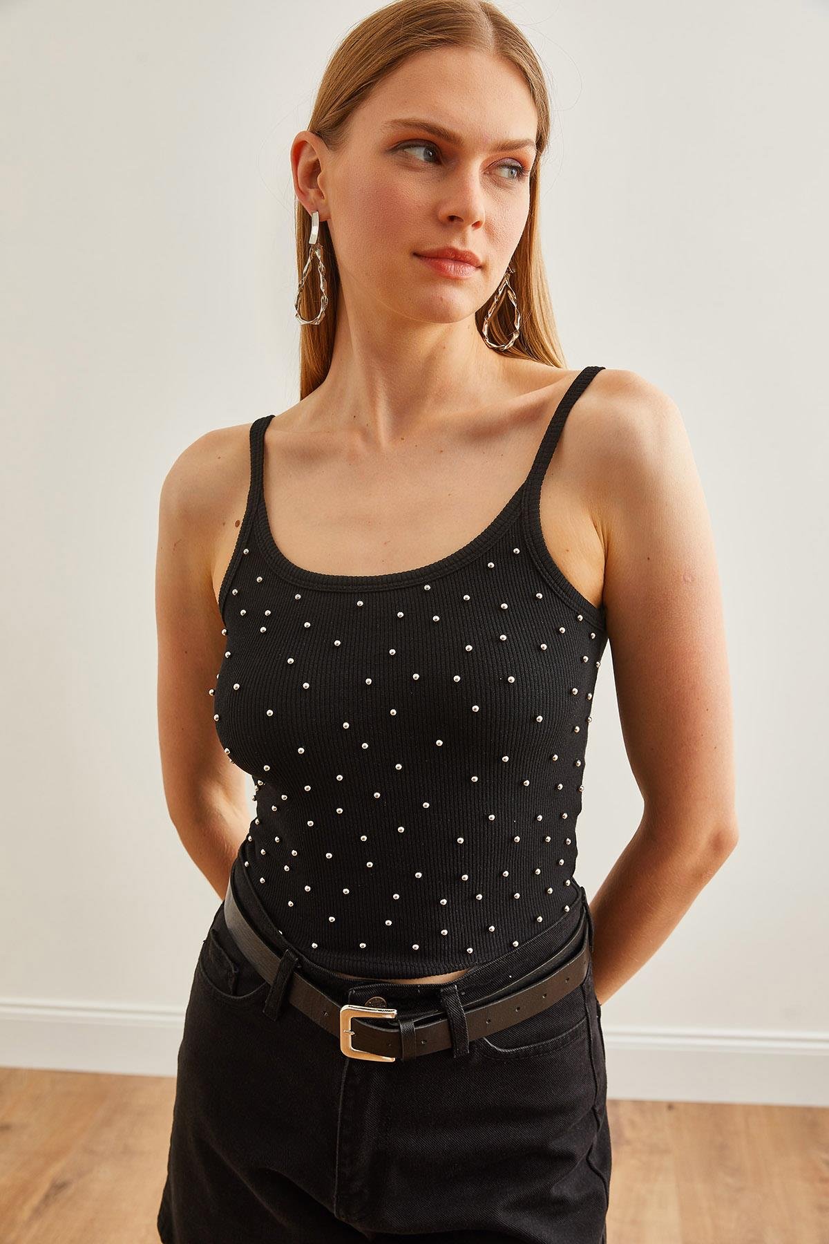 Askılı Taş Detaylı Esnek Crop Bluz Siyah