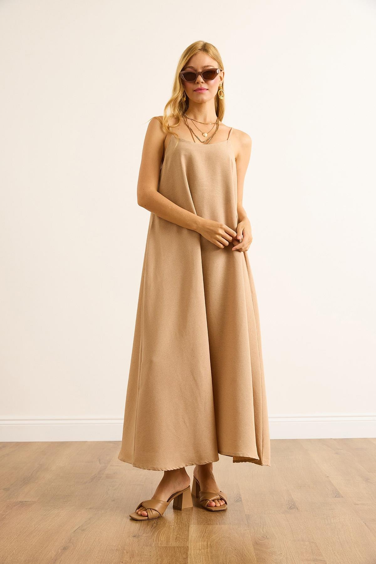 Askısı Ayarlanabilir Keten Çan Elbise Camel
