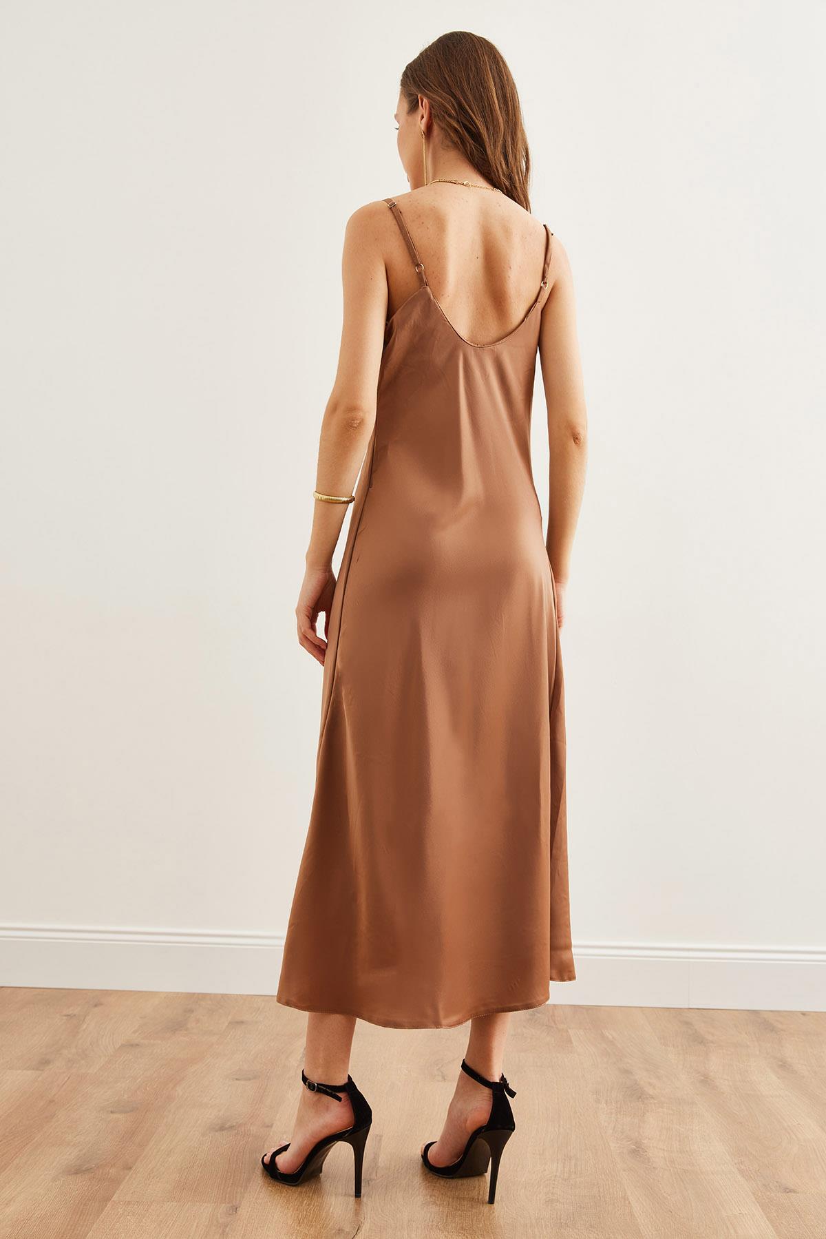 Askısı Ayarlanabilir Midi Saten Elbise Camel