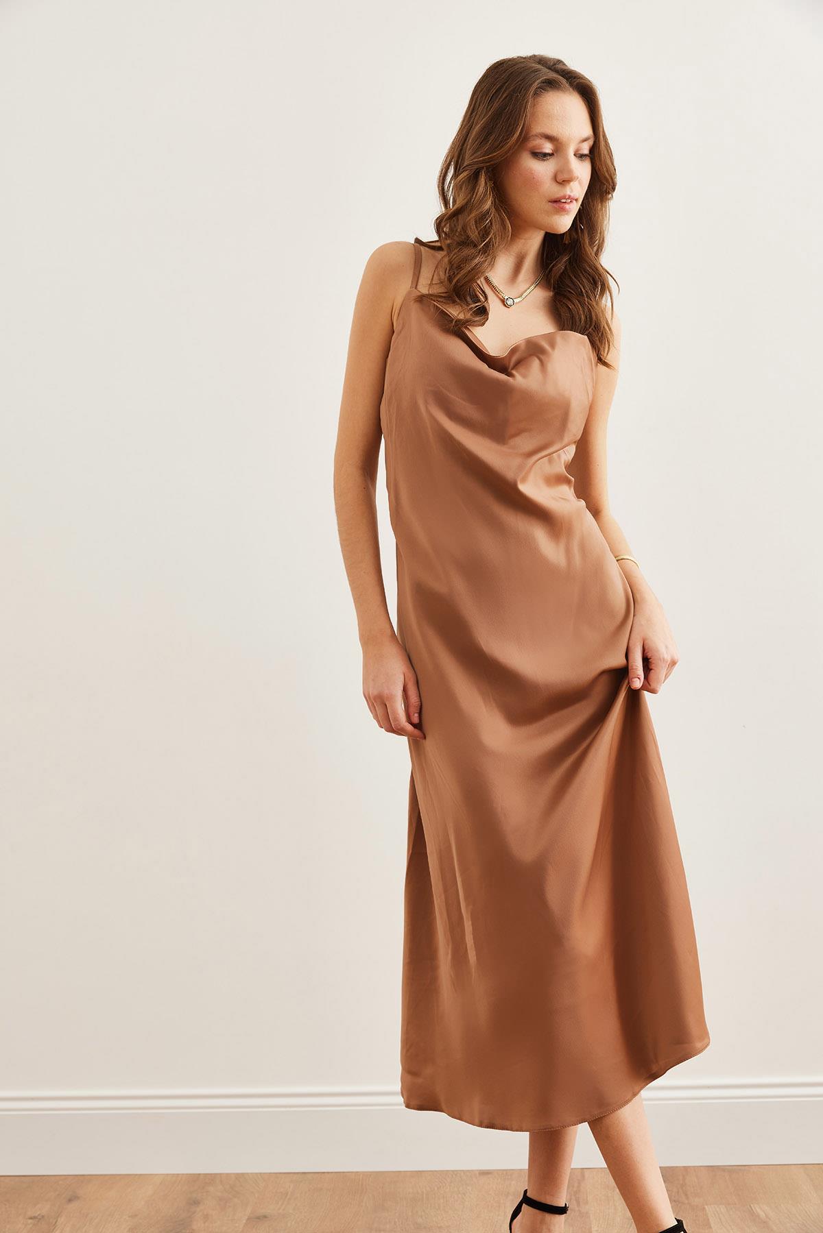 Askısı Ayarlanabilir Midi Saten Elbise Camel