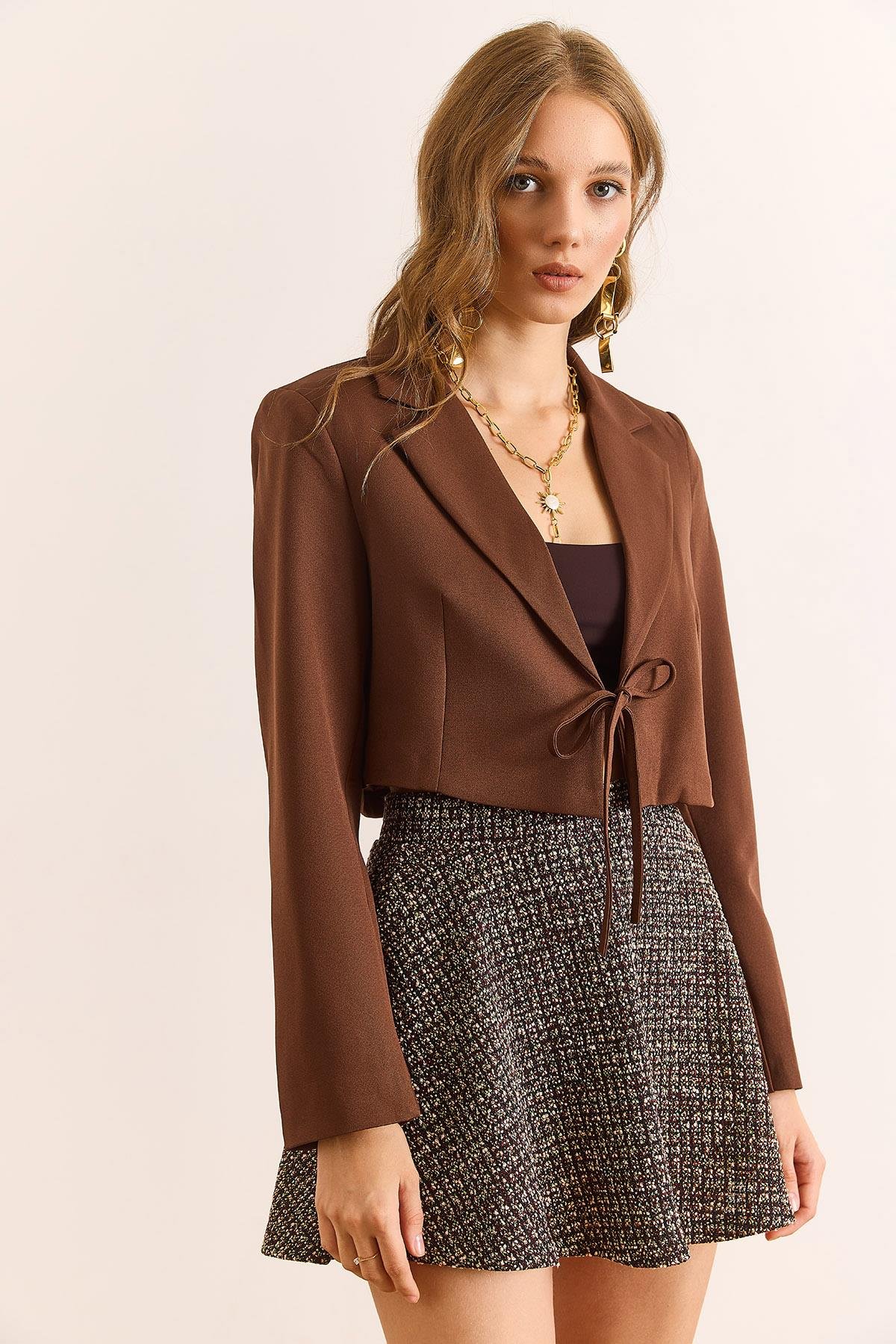Astarlı Bağcık Detaylı Crop Blazer Ceket Kahverengi