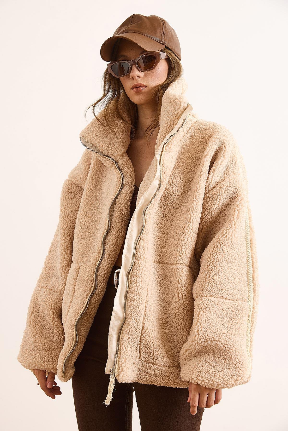 Astarlı Fermuarlı Cepli Oversize Peluş Mont Taş