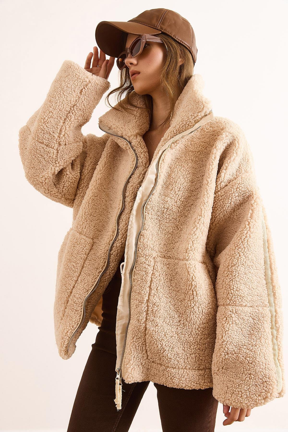 Astarlı Fermuarlı Cepli Oversize Peluş Mont Taş