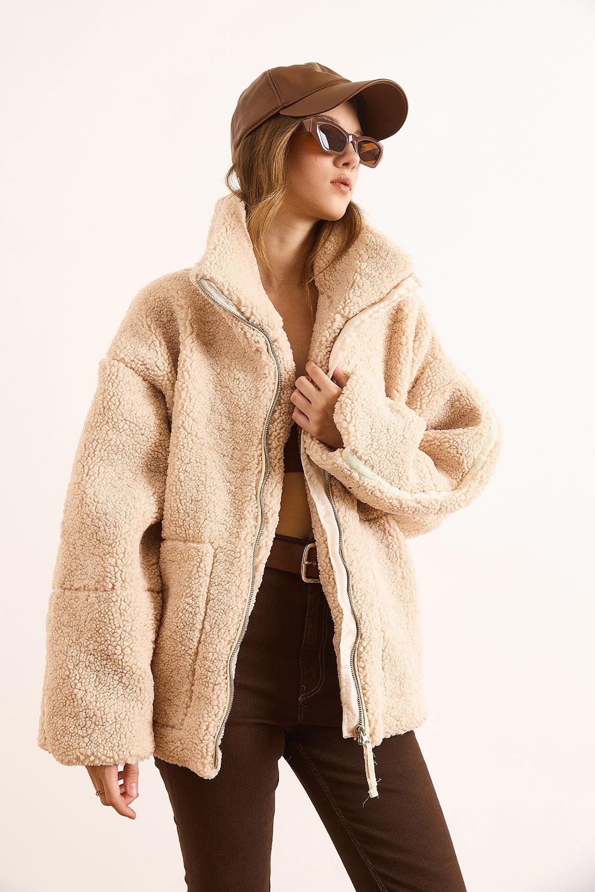 Astarlı Fermuarlı Cepli Oversize Peluş Mont Taş