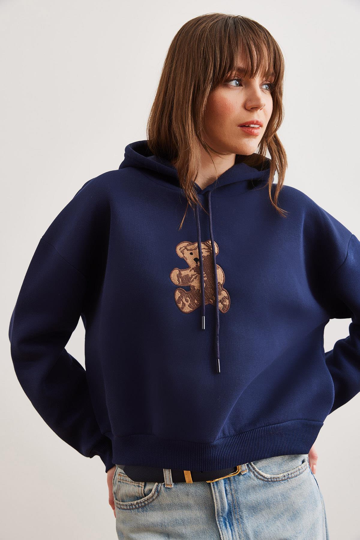 Ayı Aplikeli Şardonlu Kapüşonlu Sweatshirt Lacivert