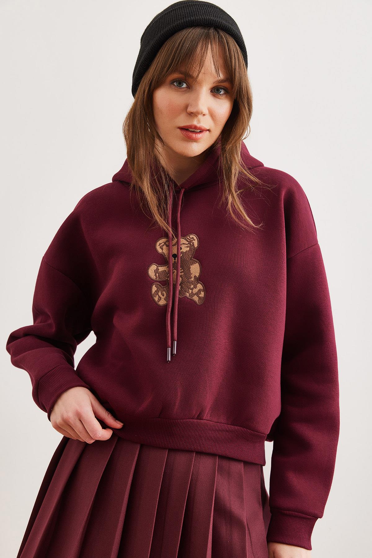 Ayı Aplikeli Şardonlu Kapüşonlu Sweatshirt Bordo