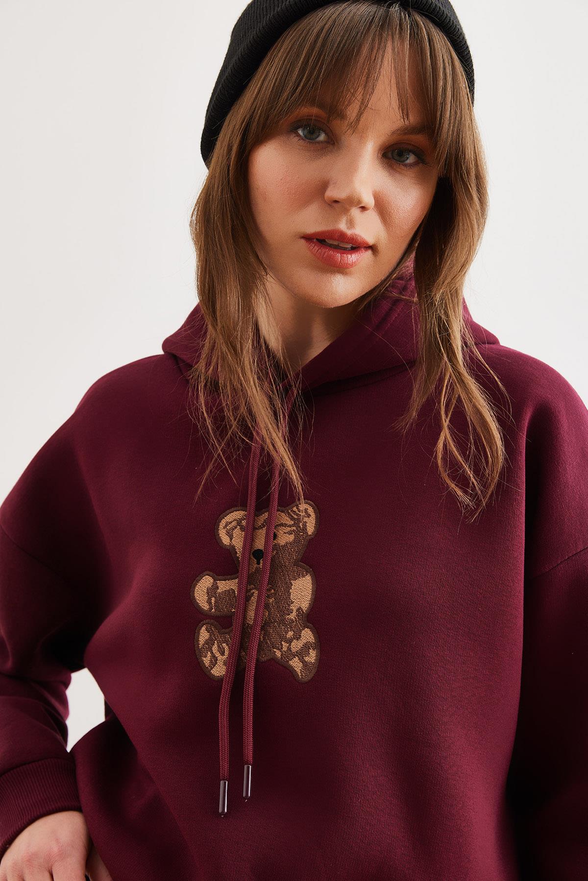 Ayı Aplikeli Şardonlu Kapüşonlu Sweatshirt Bordo