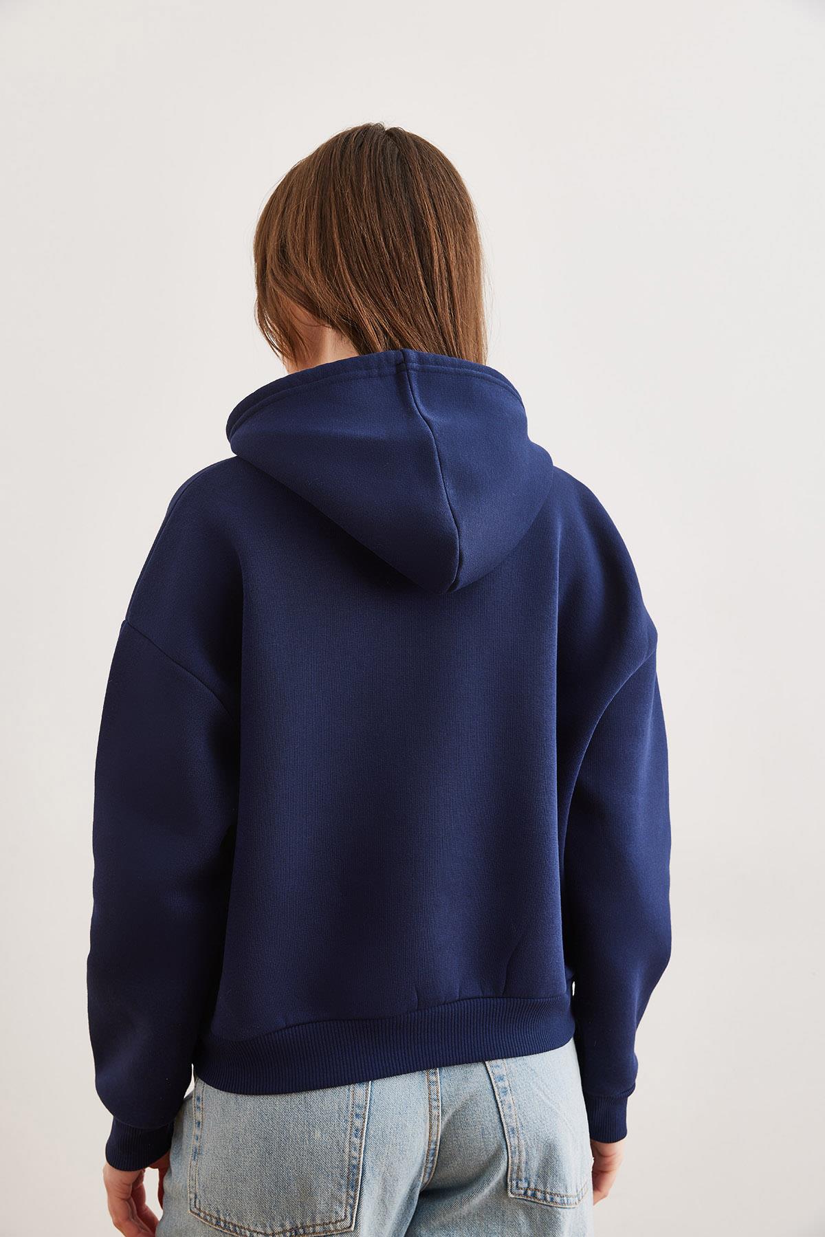 Ayı Aplikeli Şardonlu Kapüşonlu Sweatshirt Lacivert