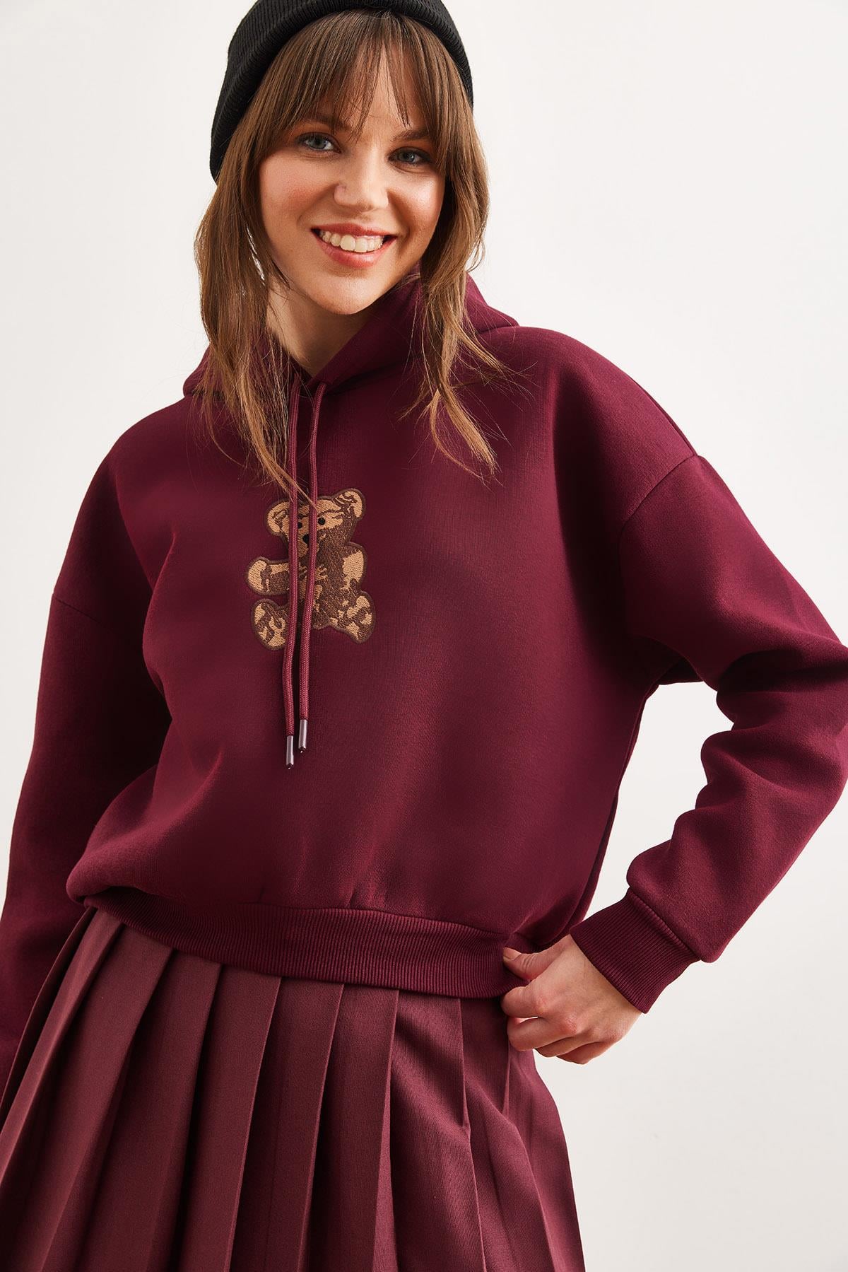 Ayı Aplikeli Şardonlu Kapüşonlu Sweatshirt Bordo