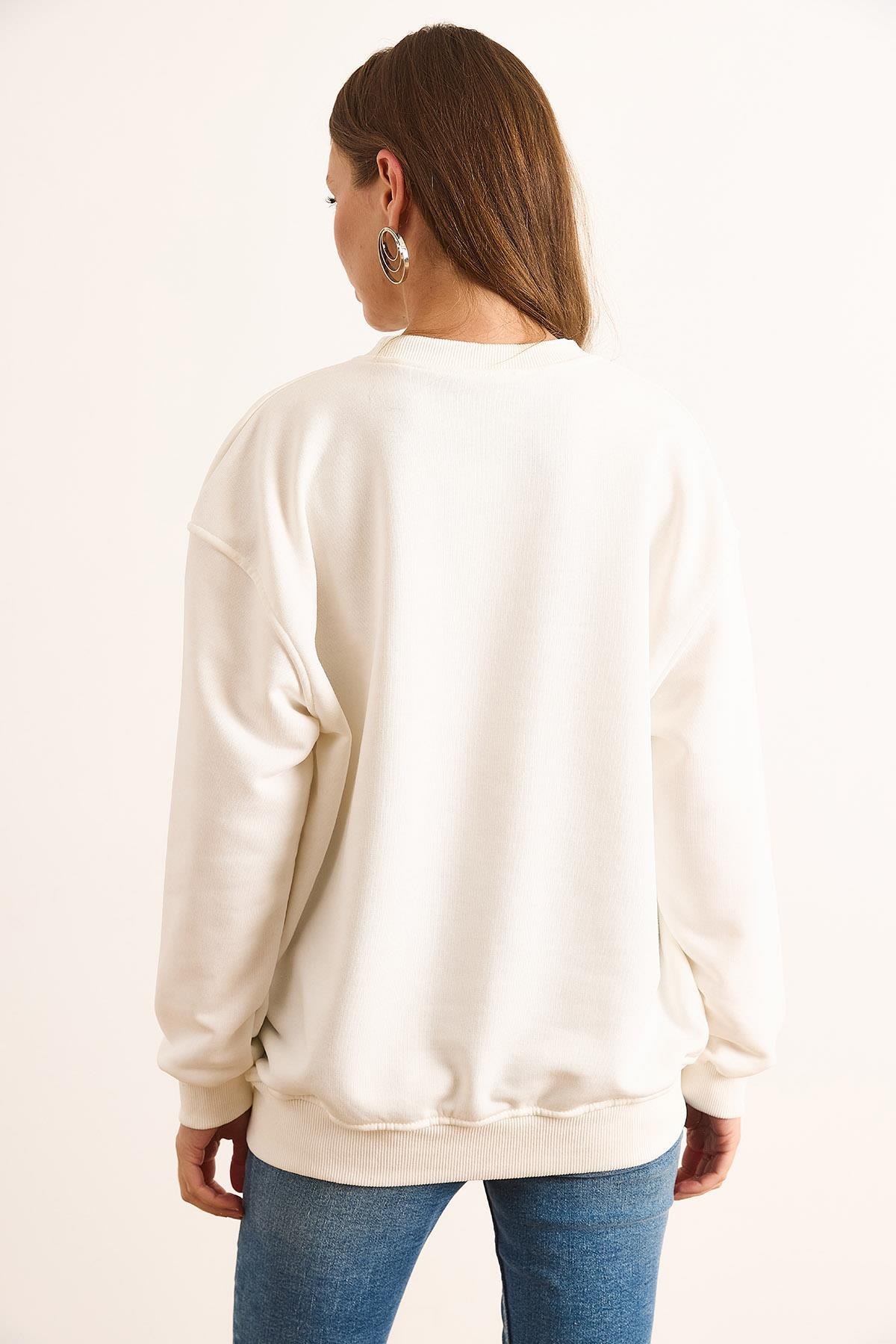 Ayıcık Nakışlı Dikiş Detaylı Şardonlu Kalın Sweatshirt Beyaz