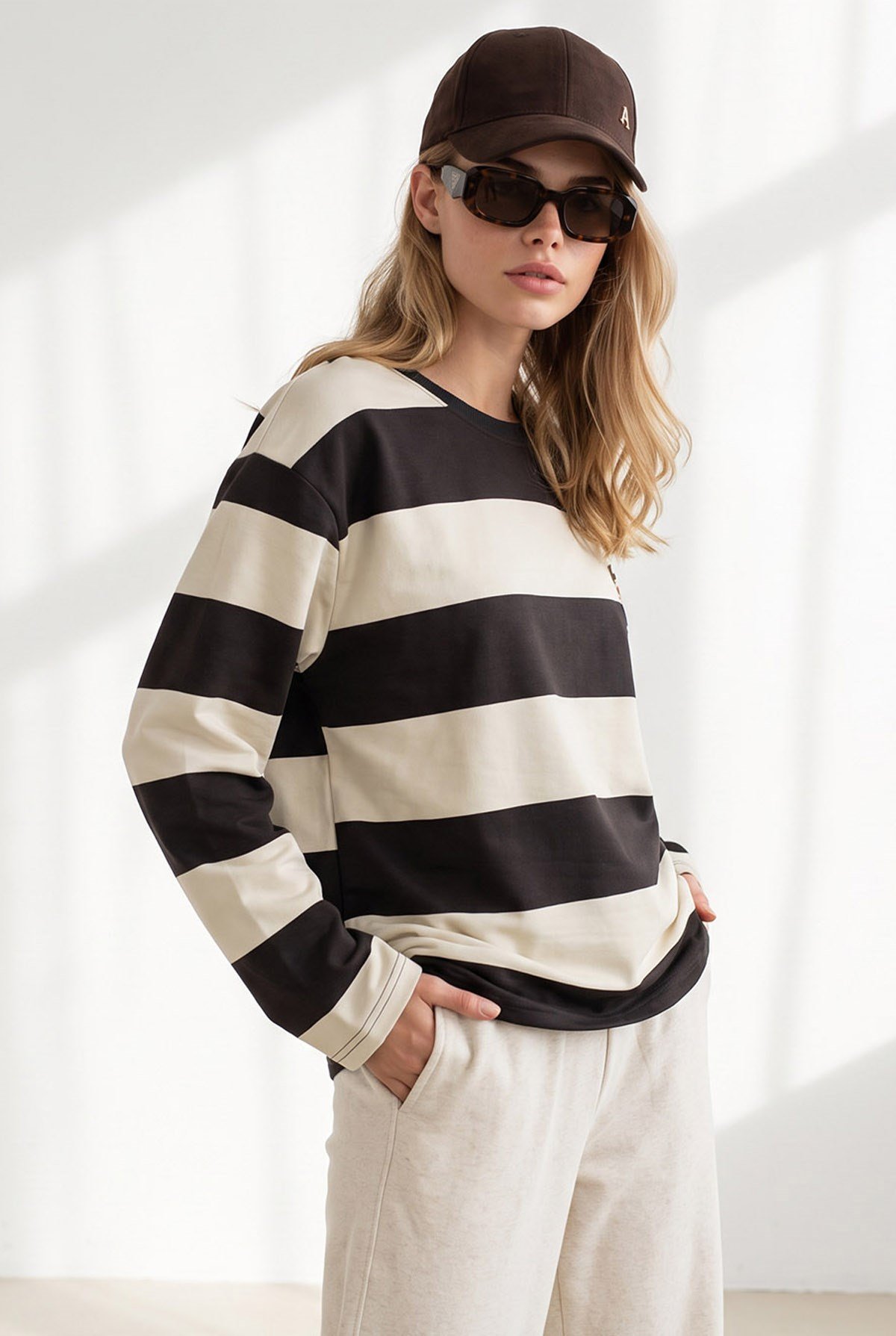 Ayıcık Nakışlı Kalın Şeritli Sweatshirt Taş Kahve