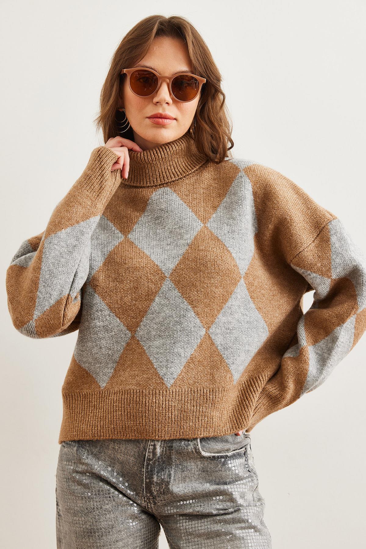 Balıkçı Yaka Baklava Desen Oversize Triko Kazak Camel