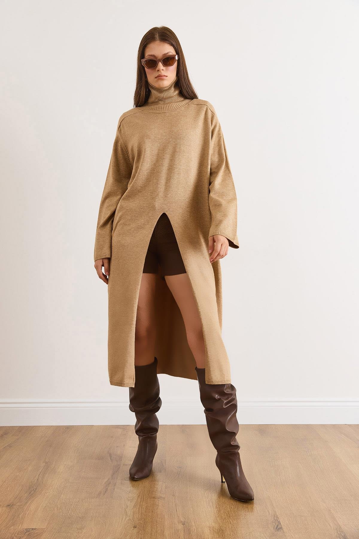 Balıkçı Yaka Yırtmaçlı Maksi Kap Tunik Camel