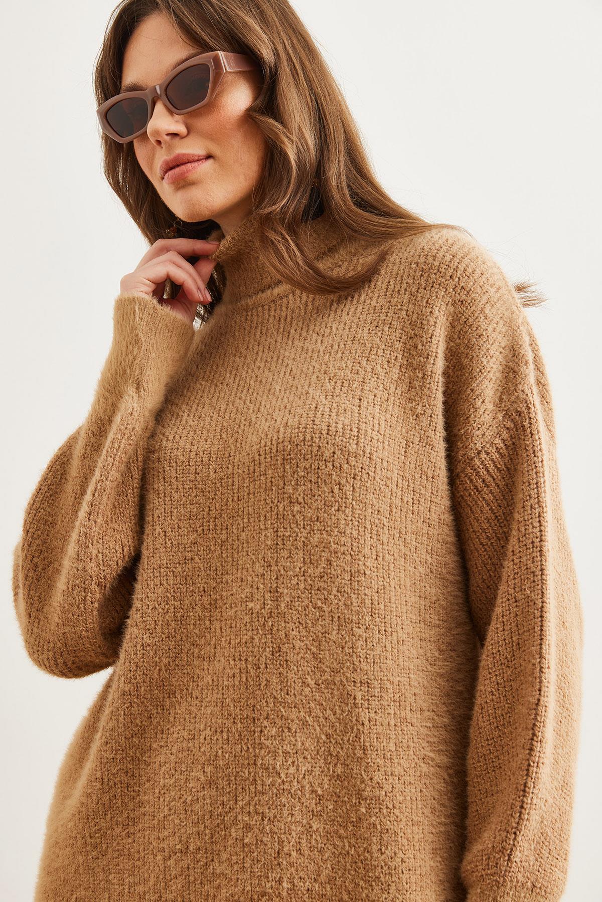 Balıkçı Yaka Yumuşak Dokulu Sakal Triko Tunik Camel