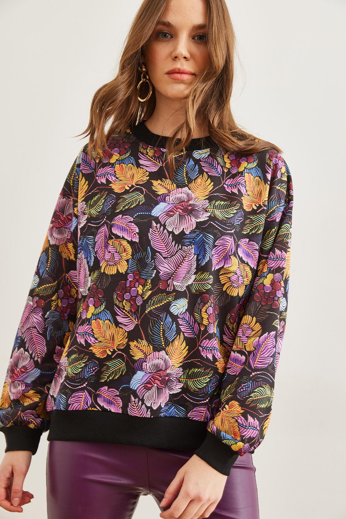 Basic Yumuşak Dokulu Salaş Sweatshirt Floral Siyah