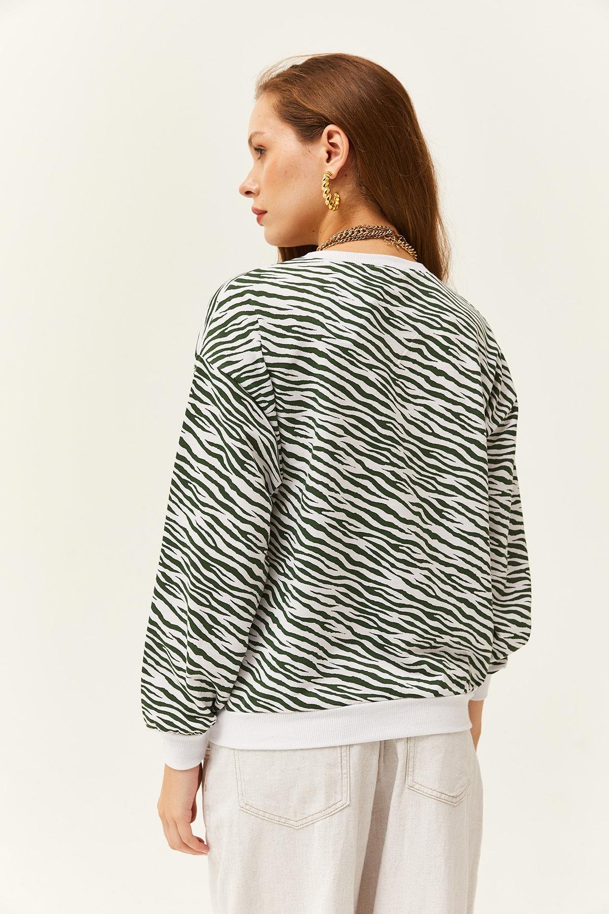 Basic Yumuşak Dokulu Salaş Sweatshirt Zebra Yeşil