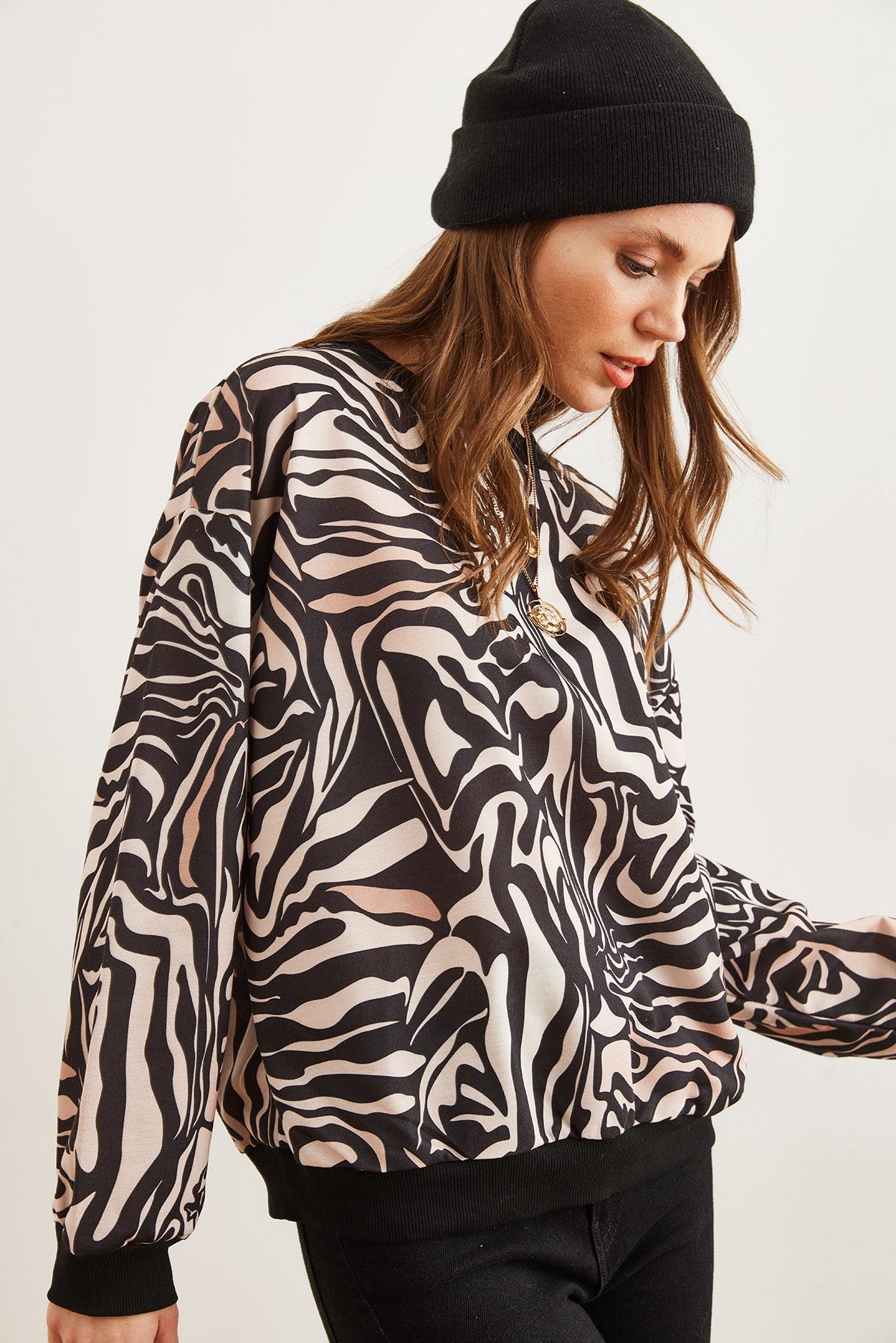 Basic Yumuşak Dokulu Salaş Sweatshirt Zebra Bej