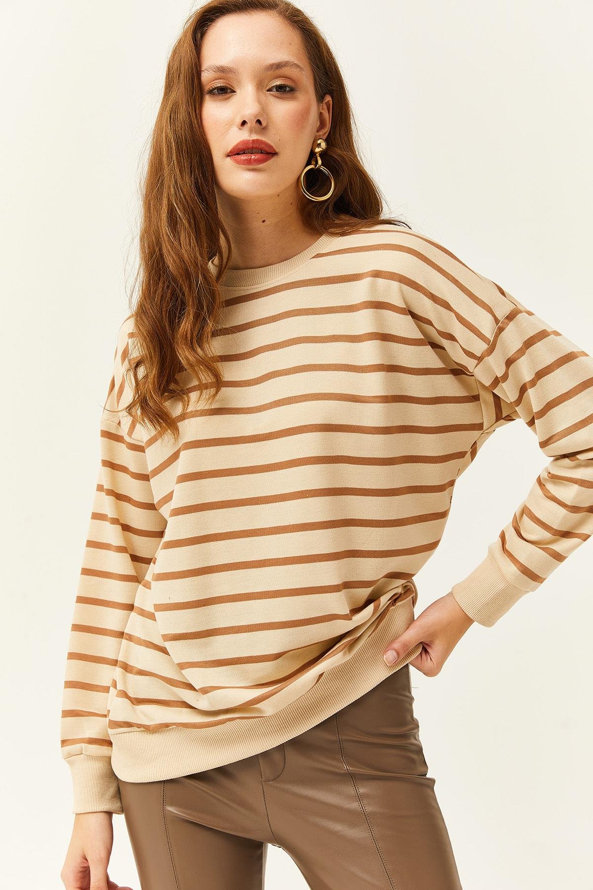 Basic Yumuşak Dokulu Salaş Sweatshirt Taş Camel