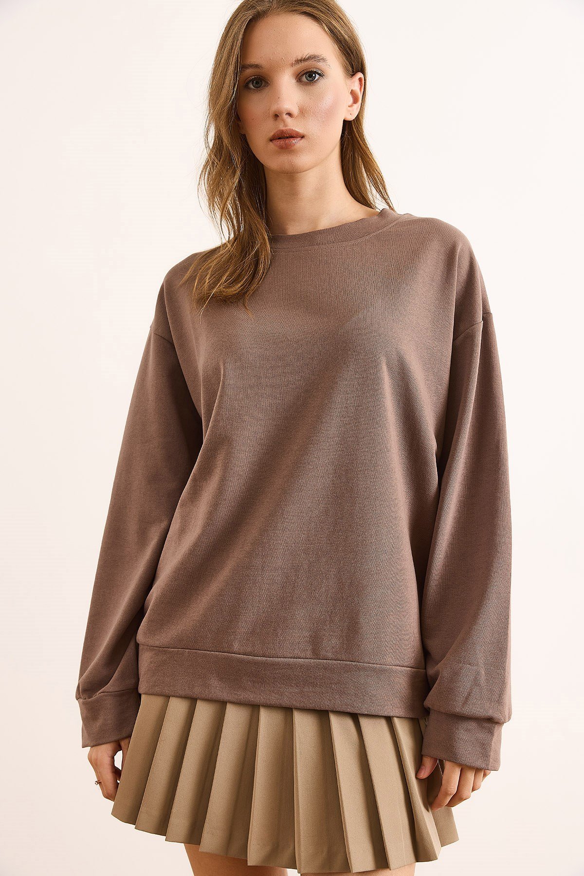 Basic Yumuşak Dokulu Salaş Sweatshirt Düz Camel