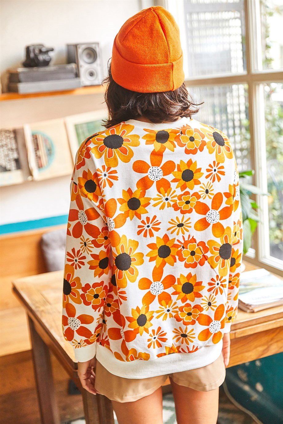 Basic Yumuşak Dokulu Salaş Sweatshirt Çiçekli Ekru
