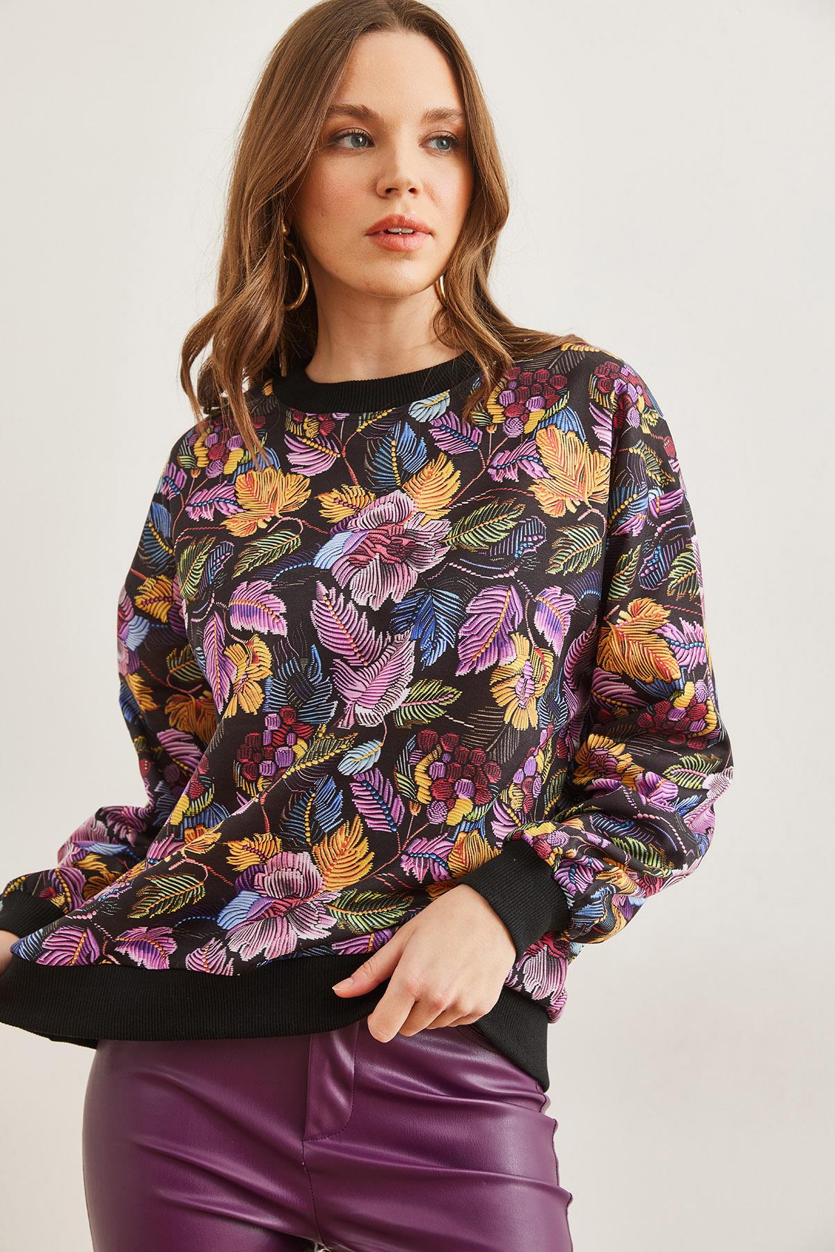 Basic Yumuşak Dokulu Salaş Sweatshirt Floral Siyah