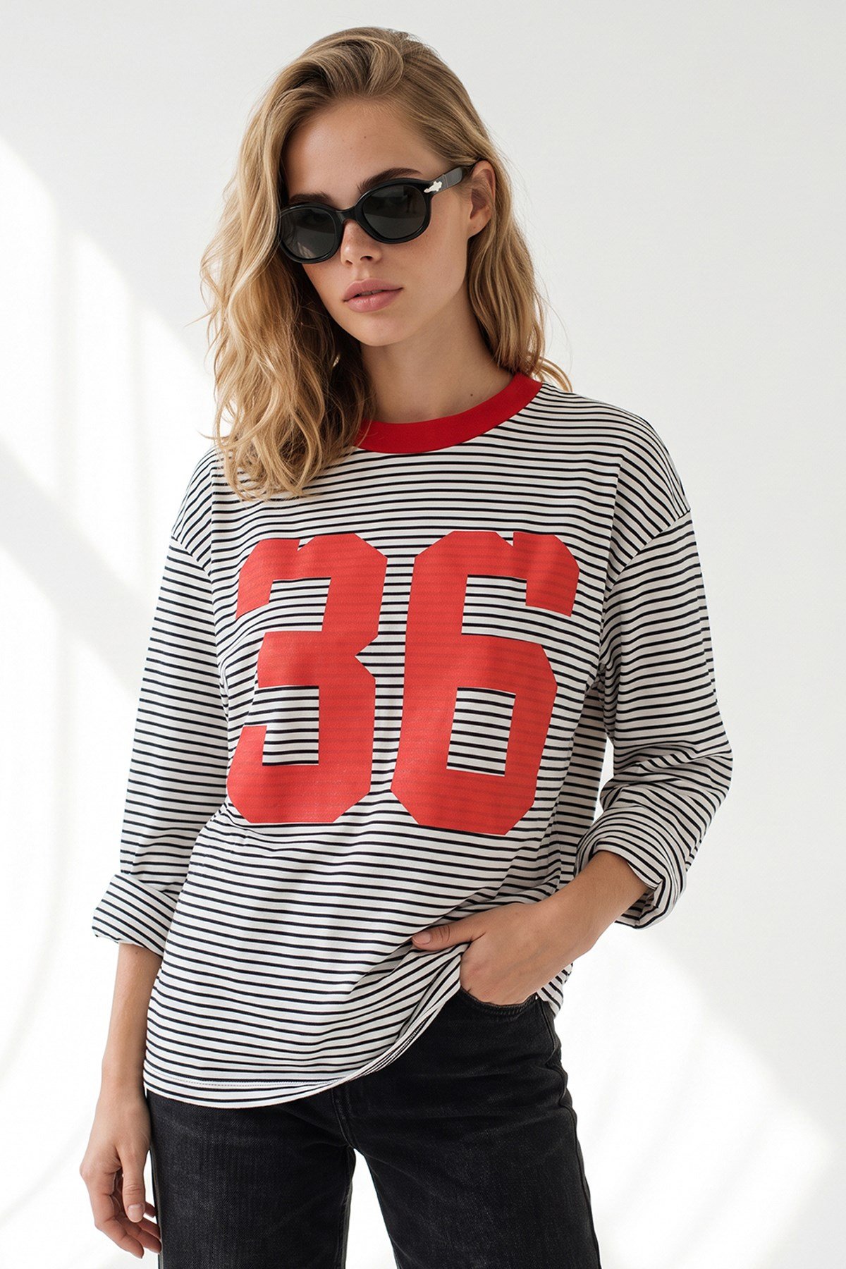 Baskılı Arma Detaylı Pamuk Çizgili Sweatshirt Beyaz