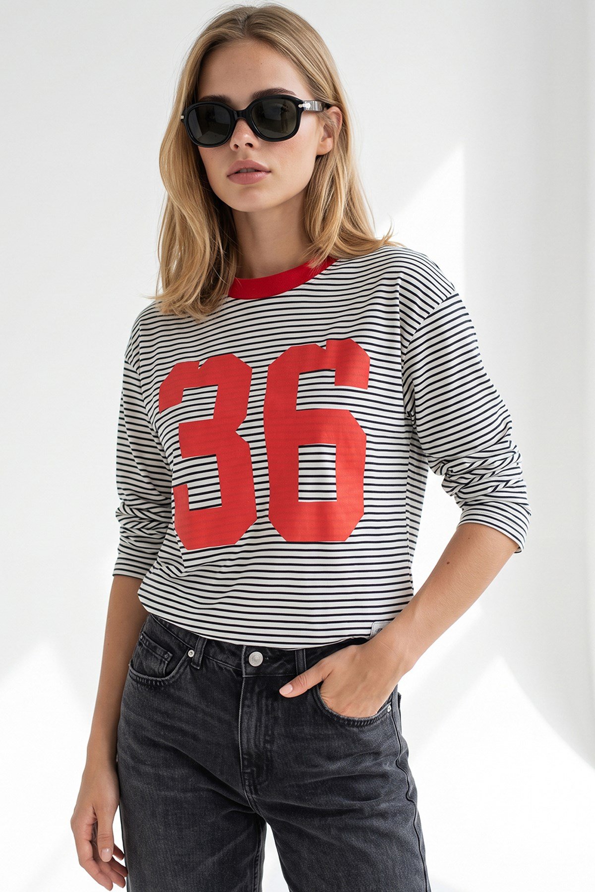 Baskılı Arma Detaylı Pamuk Çizgili Sweatshirt Beyaz
