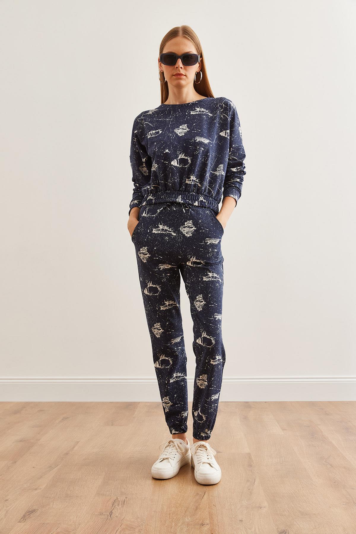 Baskılı Crop Sweatshirt'lü Eşofman Takımı Lacivert