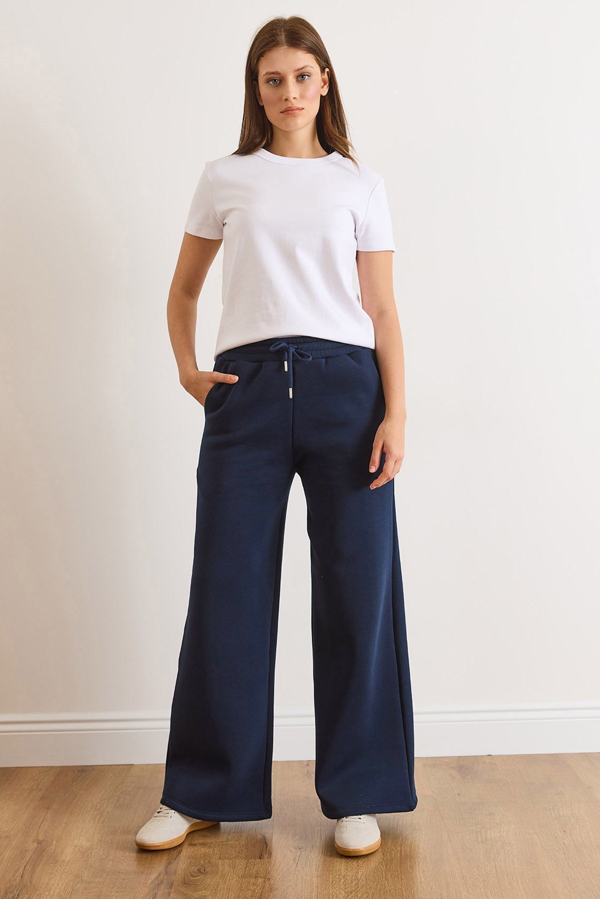 Beli Bağcıklı Cepli Wide Leg Şardonlu Kalın Eşofman Altı Lacivert