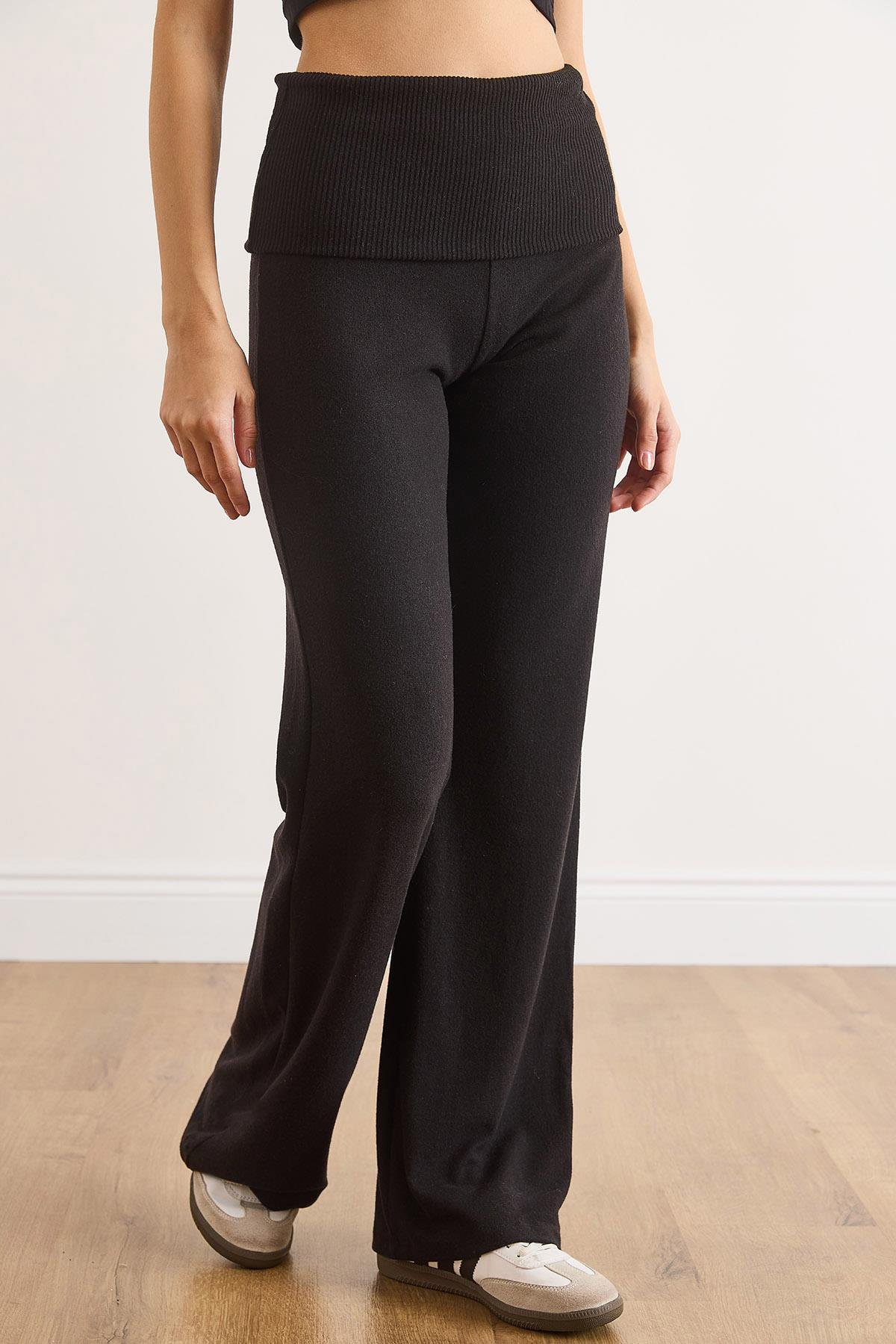Beli Katlamalı Yumoş Dökümlü Pantolon Siyah