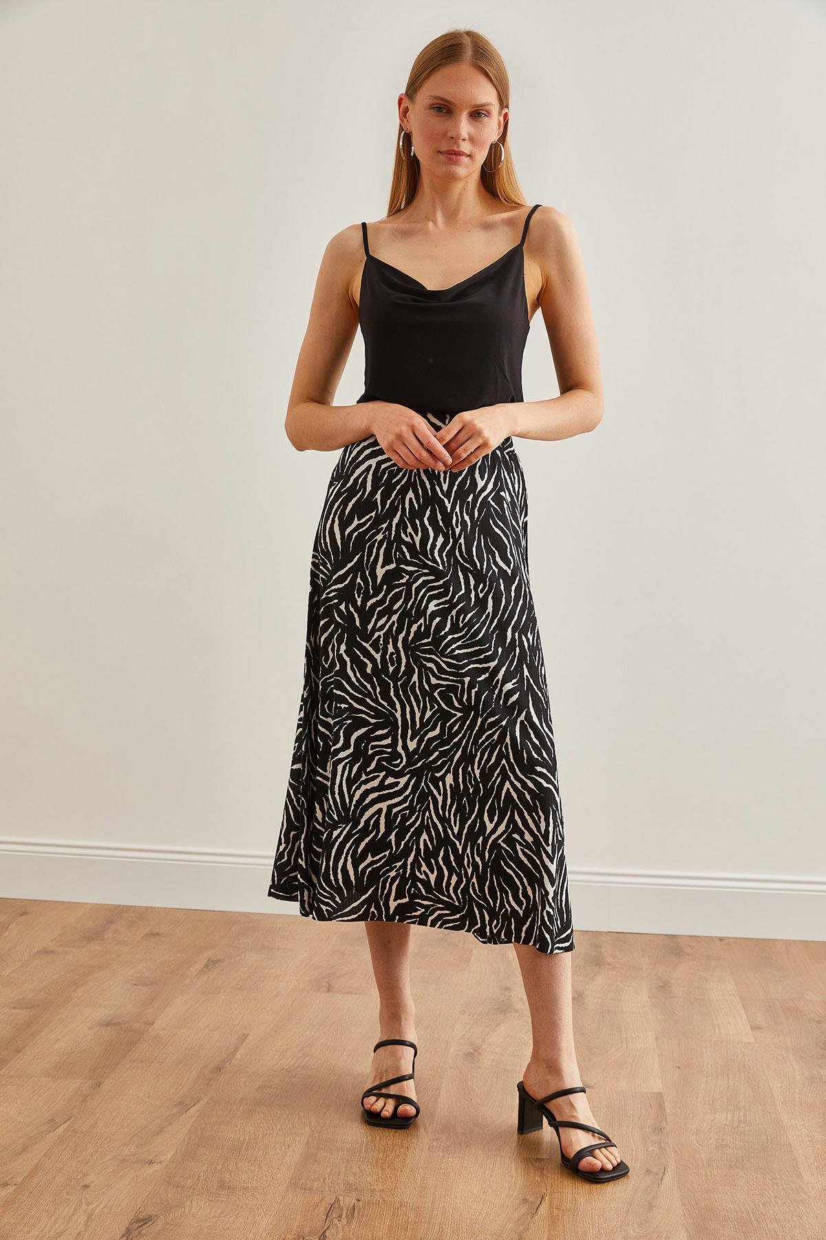 Beli Lastikli Desenli Uzun Etek Zebra Siyah
