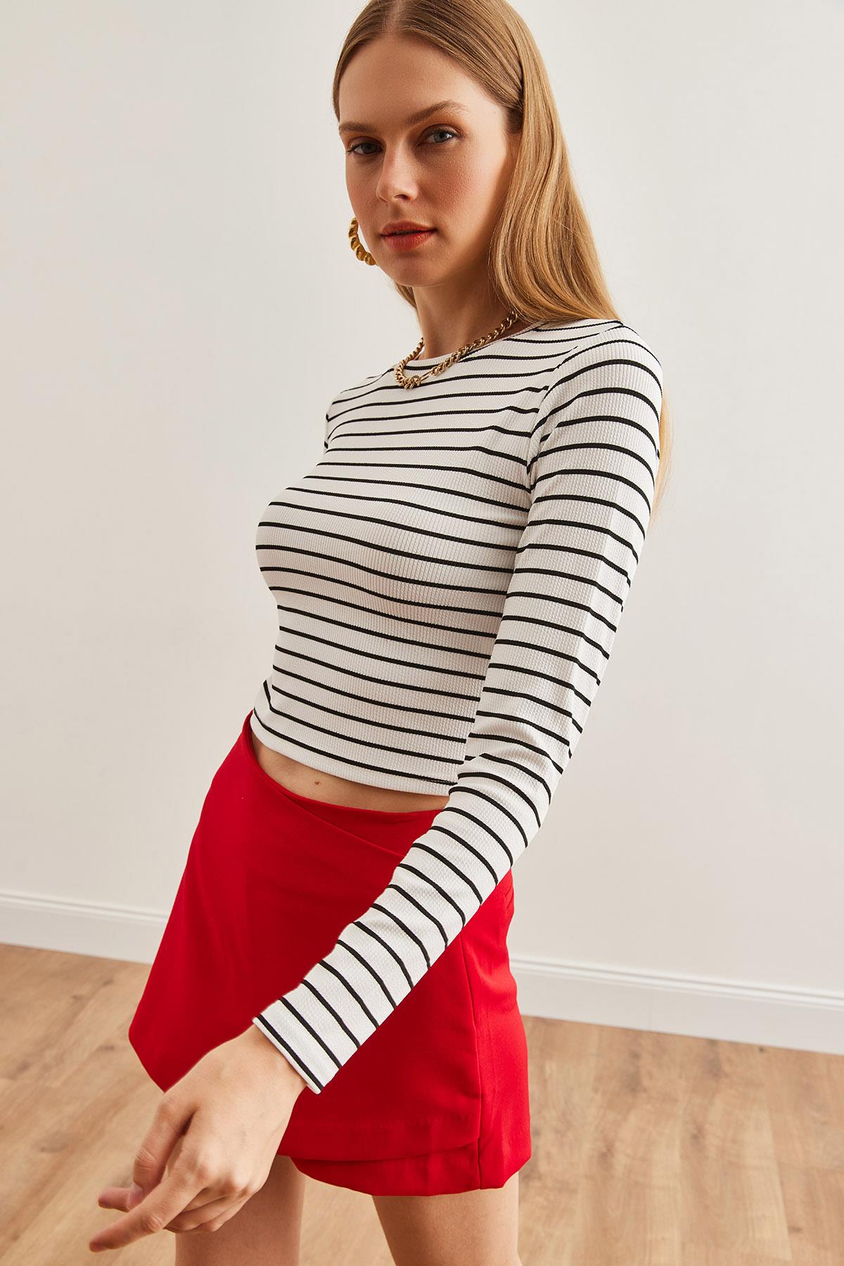 Bisiklet Yaka Burgu Crop Bluz Çizgili Beyaz