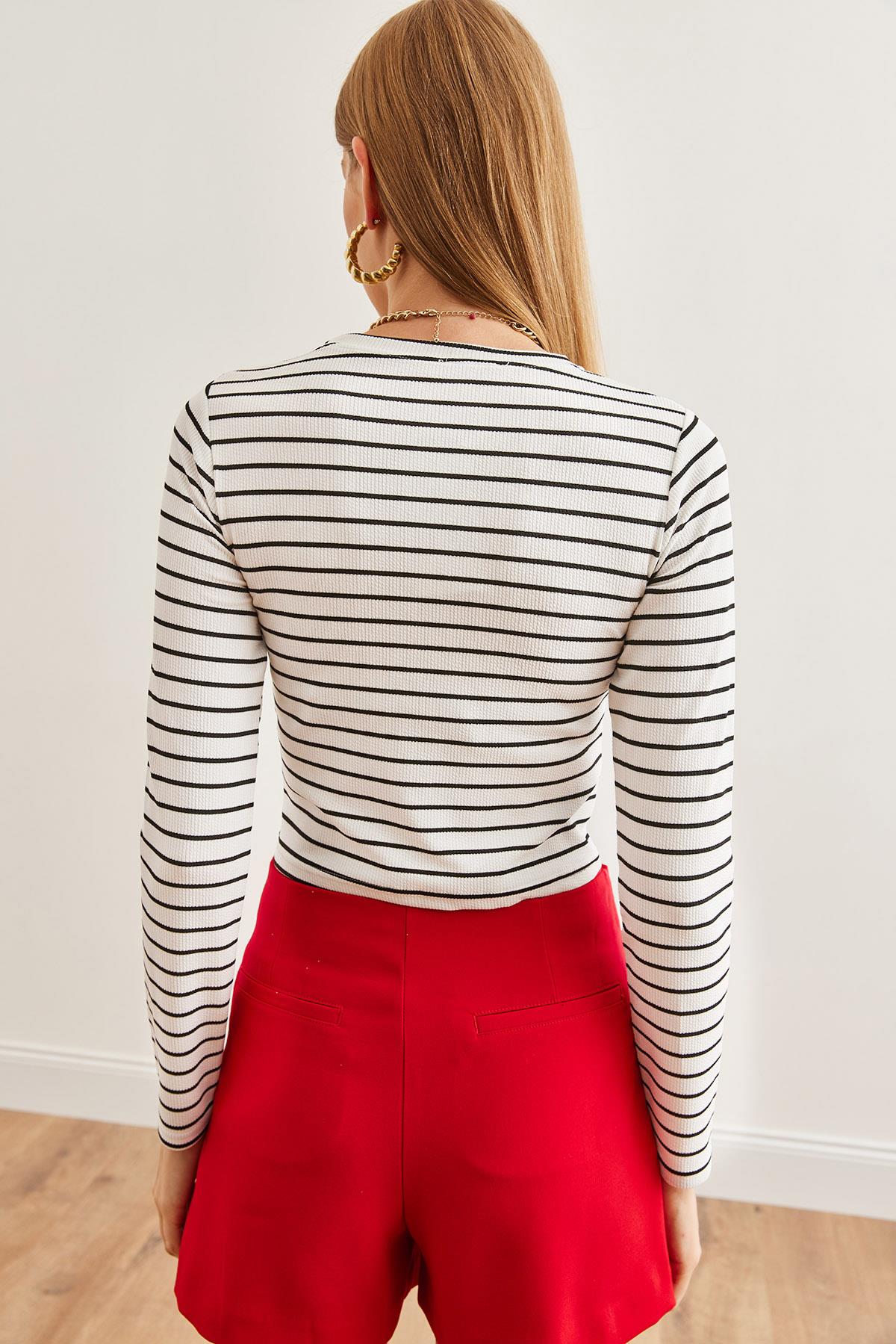 Bisiklet Yaka Burgu Crop Bluz Çizgili Beyaz