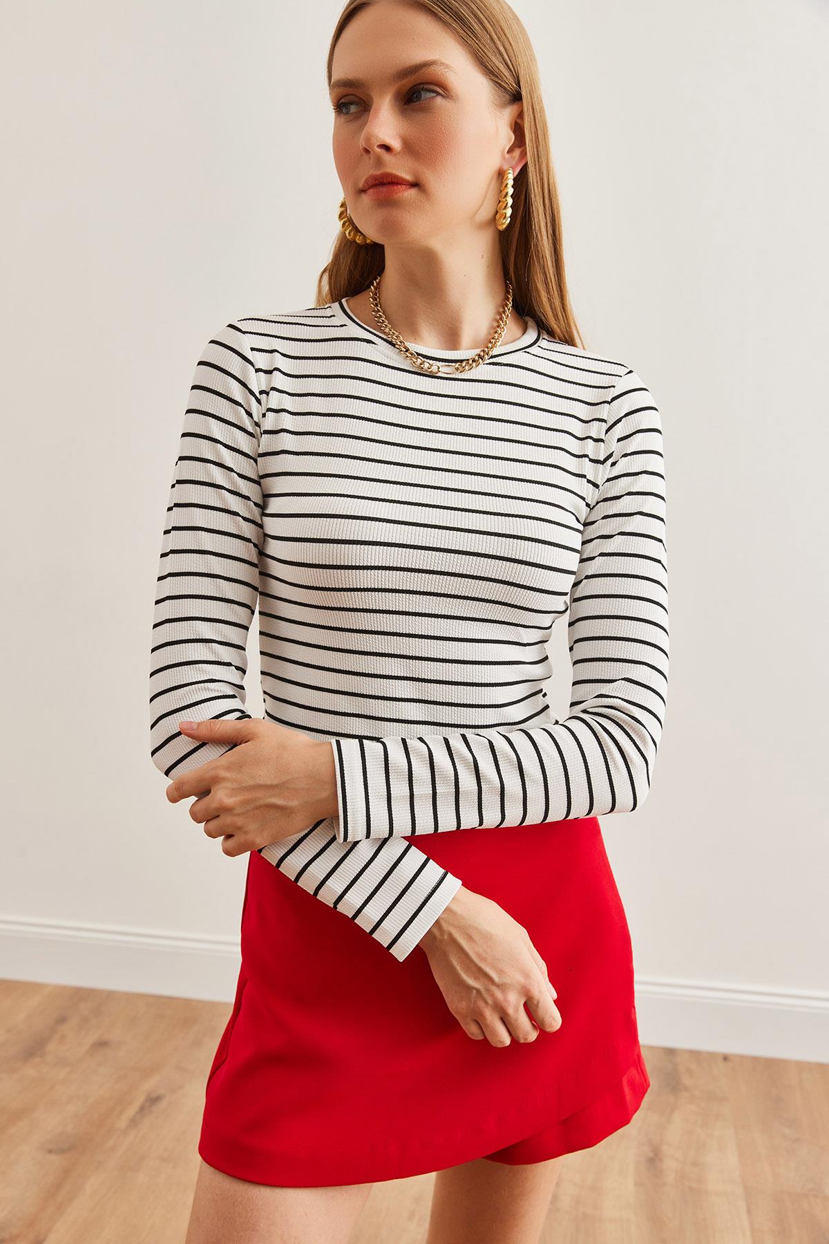 Bisiklet Yaka Burgu Crop Bluz Çizgili Beyaz