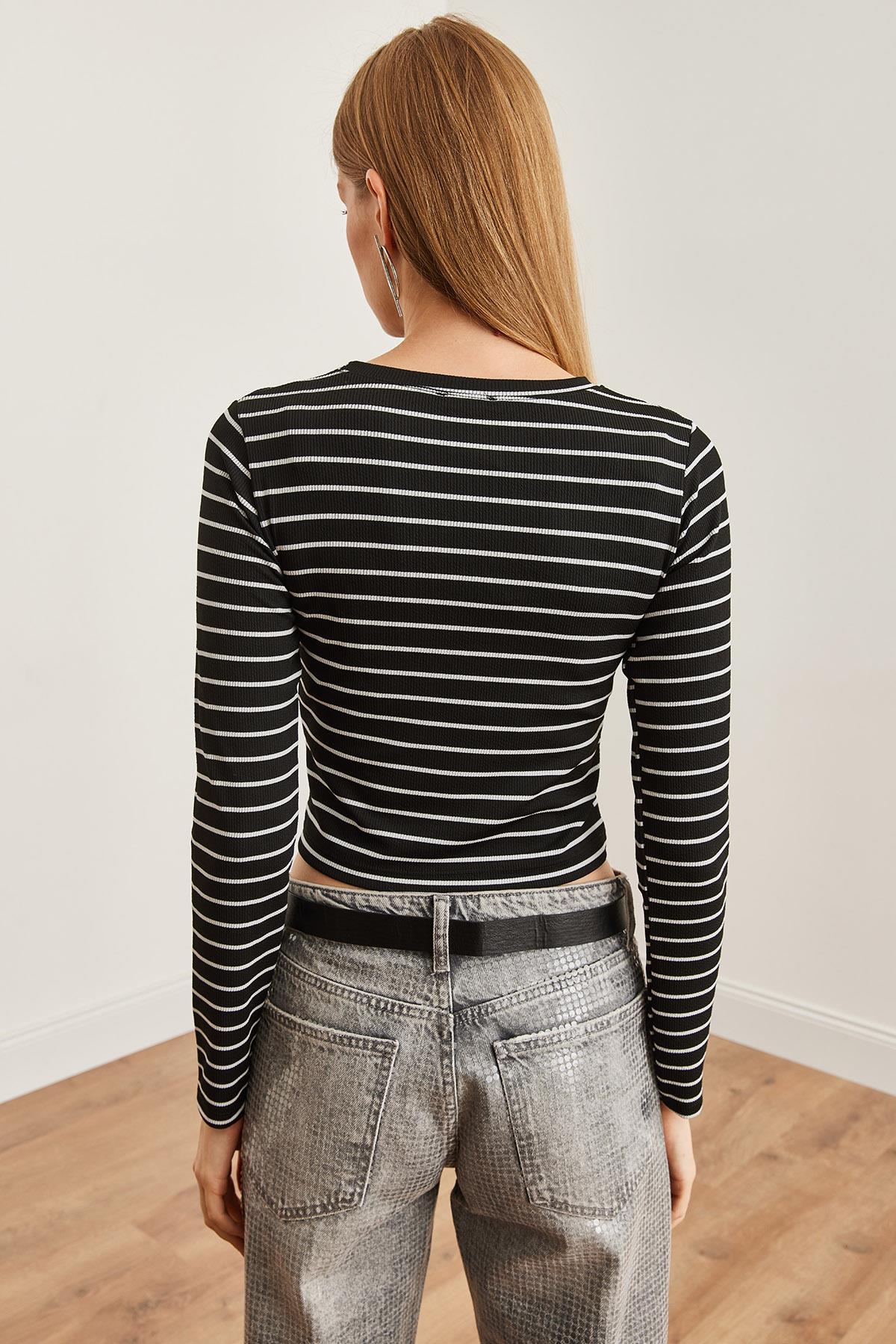 Bisiklet Yaka Burgu Crop Bluz Çizgili Siyah