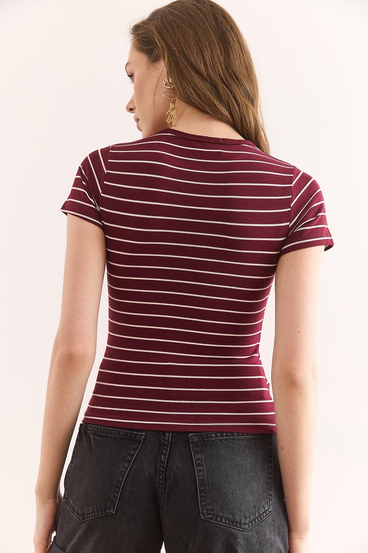 Bisiklet Yaka Çizgili Crop Pamuk Tişört Bordo